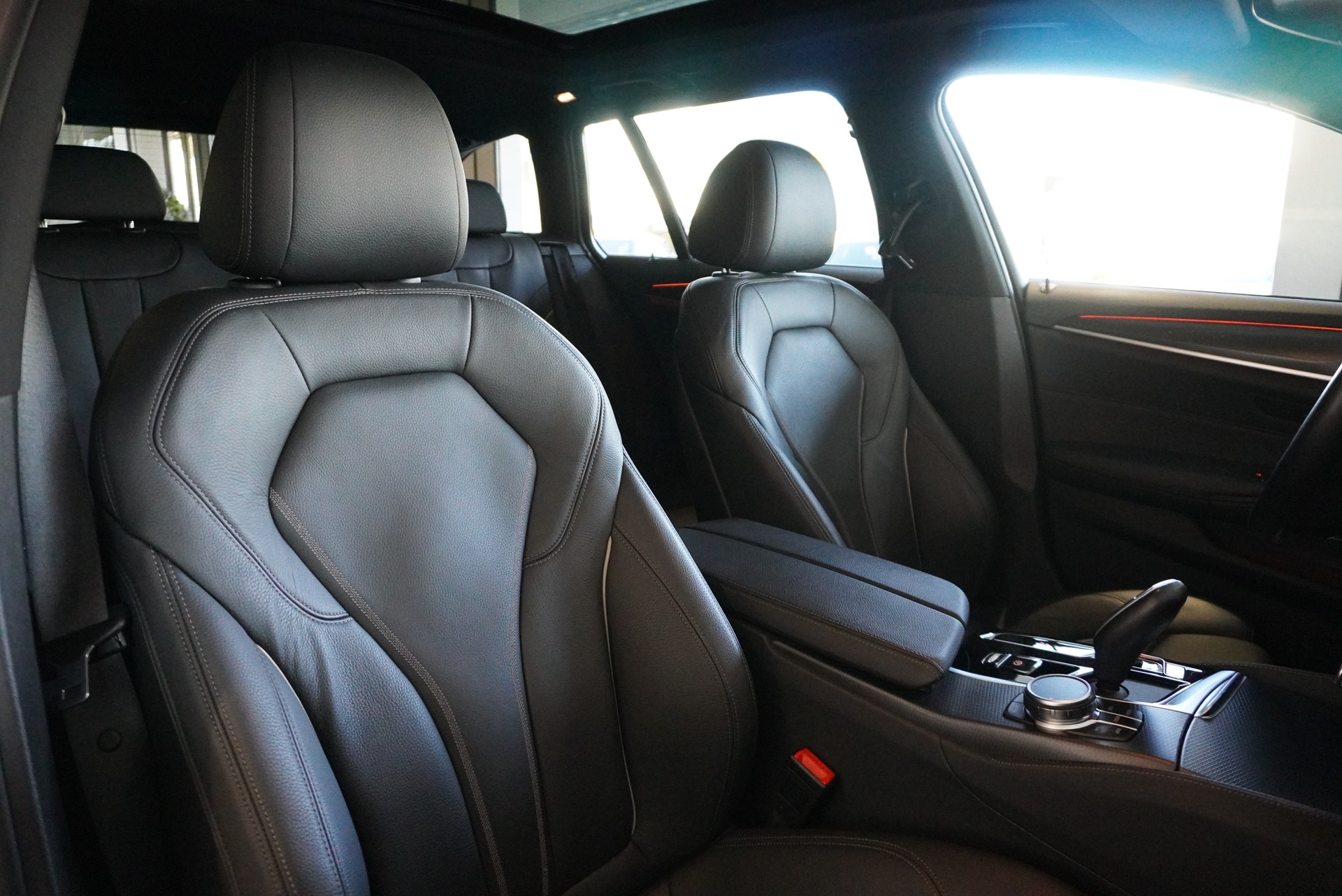 BMW 540d xDrive 48V Touring M Sport Steptronic-image-8