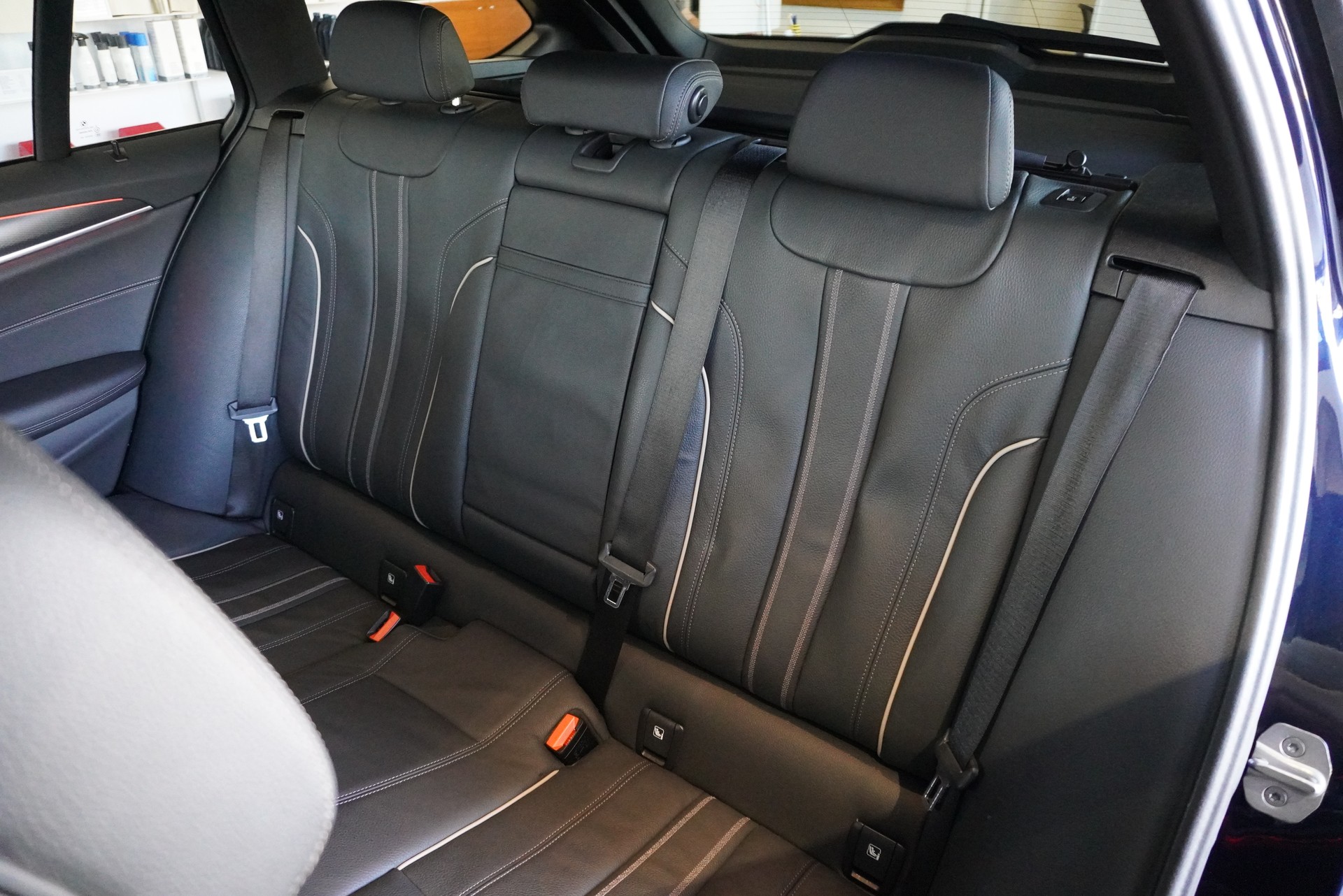 BMW 540d xDrive 48V Touring M Sport Steptronic-image-18