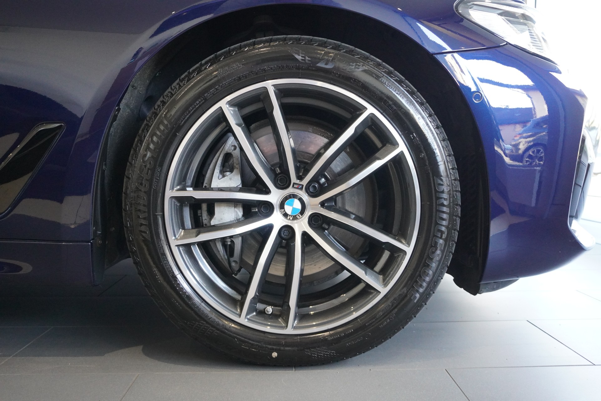 BMW 540d xDrive 48V Touring M Sport Steptronic-image-7