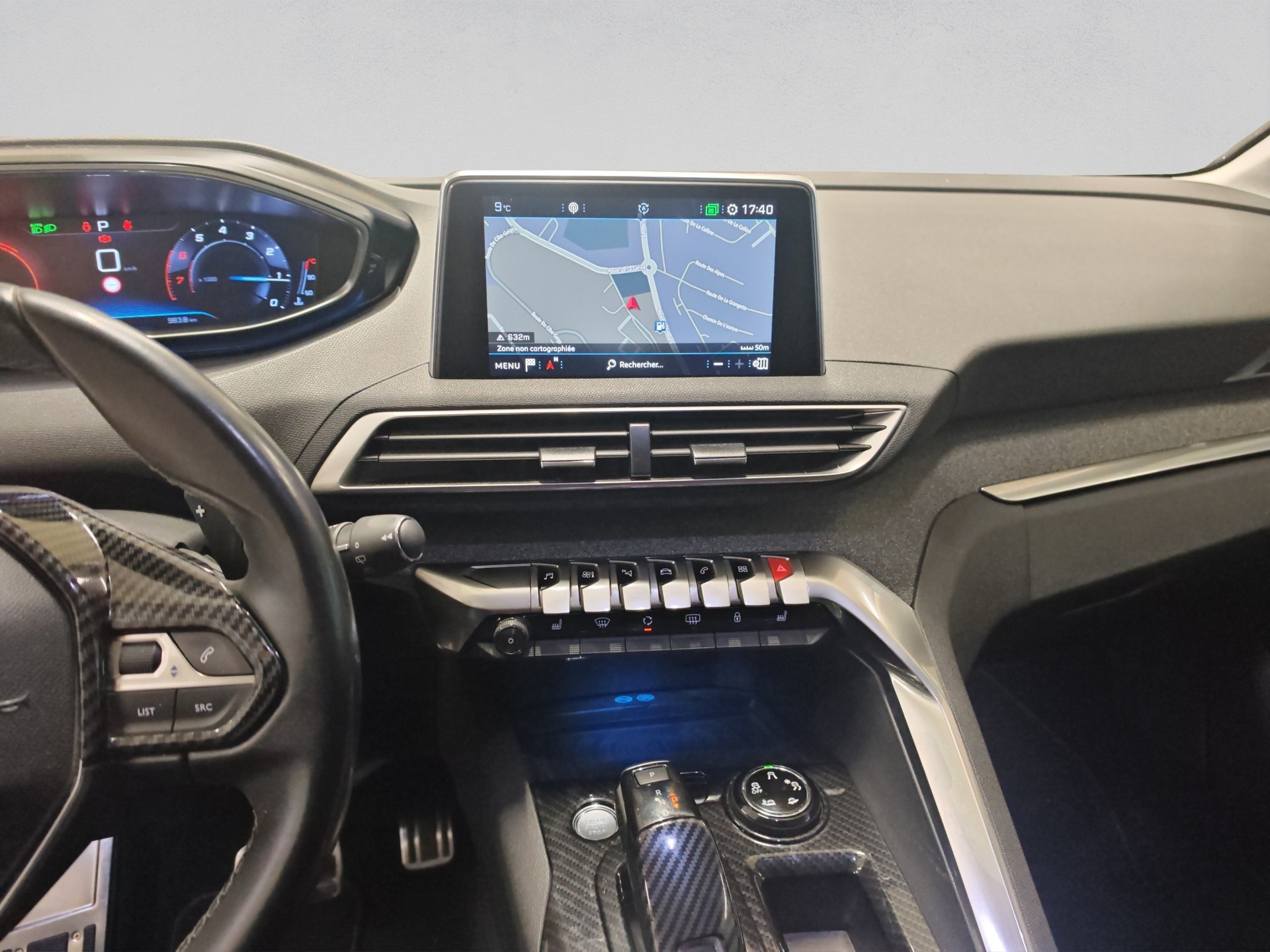 PEUGEOT 3008 1.2 PureTech Allure EAT-image-11