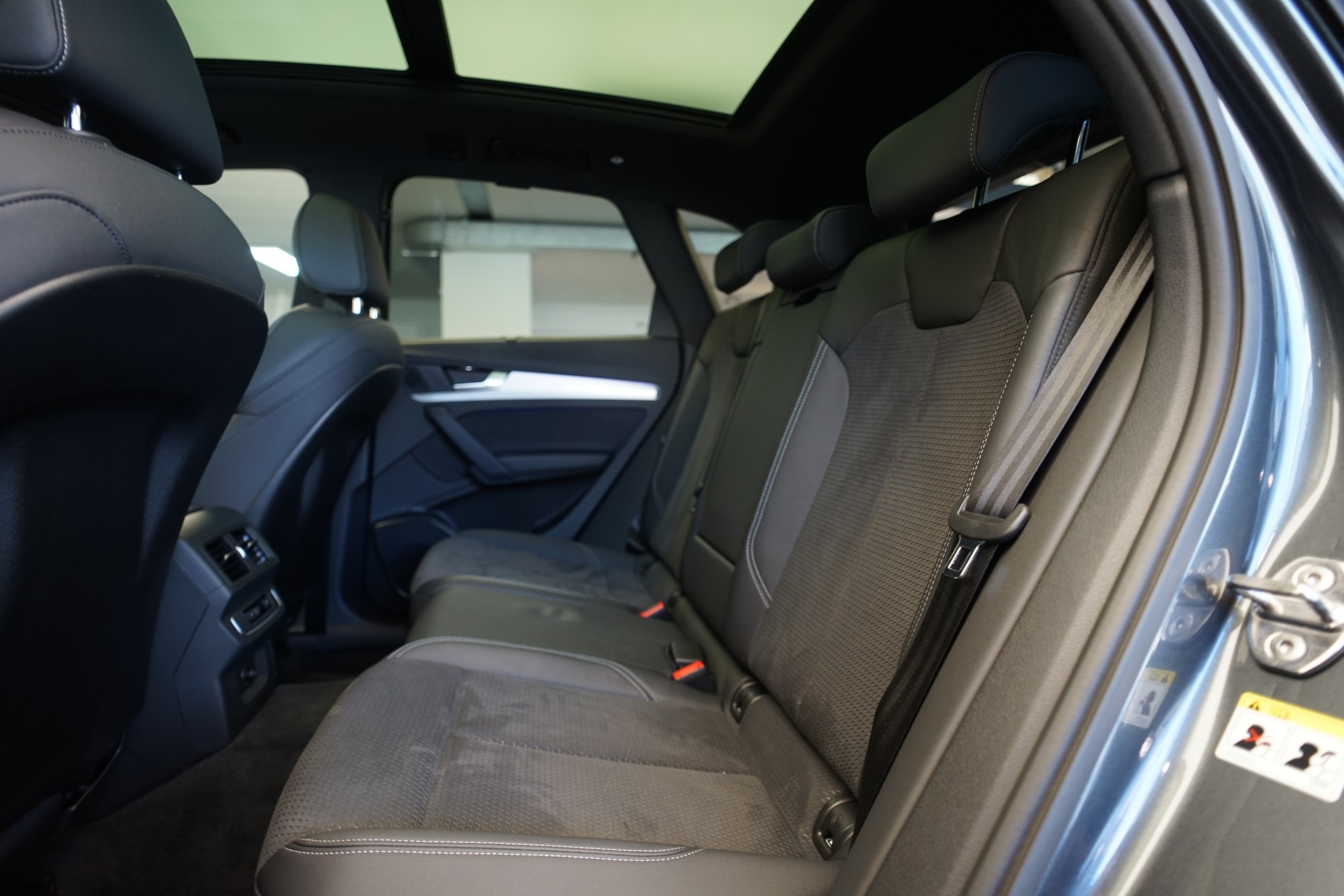 AUDI SQ5 TDI quattro tiptronic *Panorama* *Assistenzpaket*-image-19