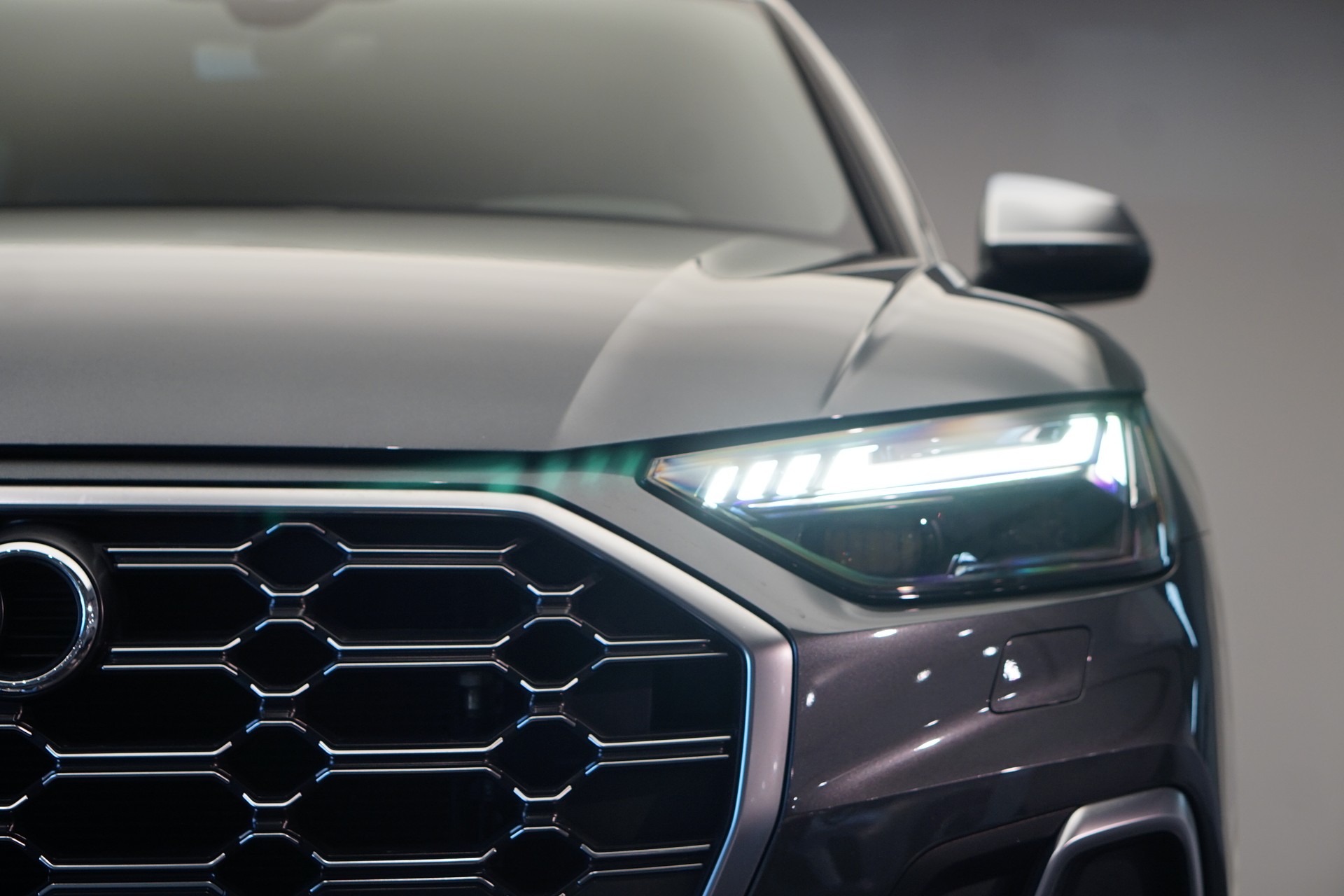 AUDI SQ5 TDI quattro tiptronic *Panorama* *Assistenzpaket*-image-9