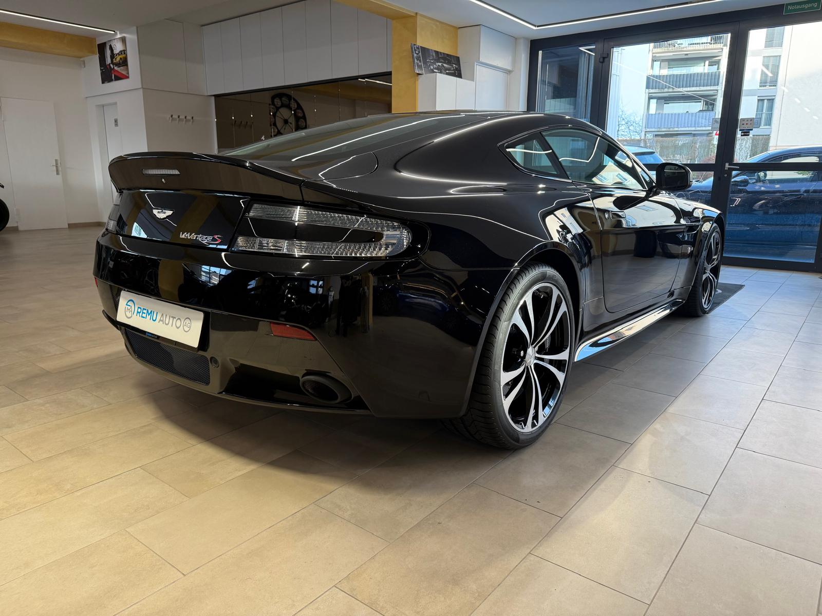 ASTON MARTIN V12 Vantage 5.9 S Sportshift-image-9