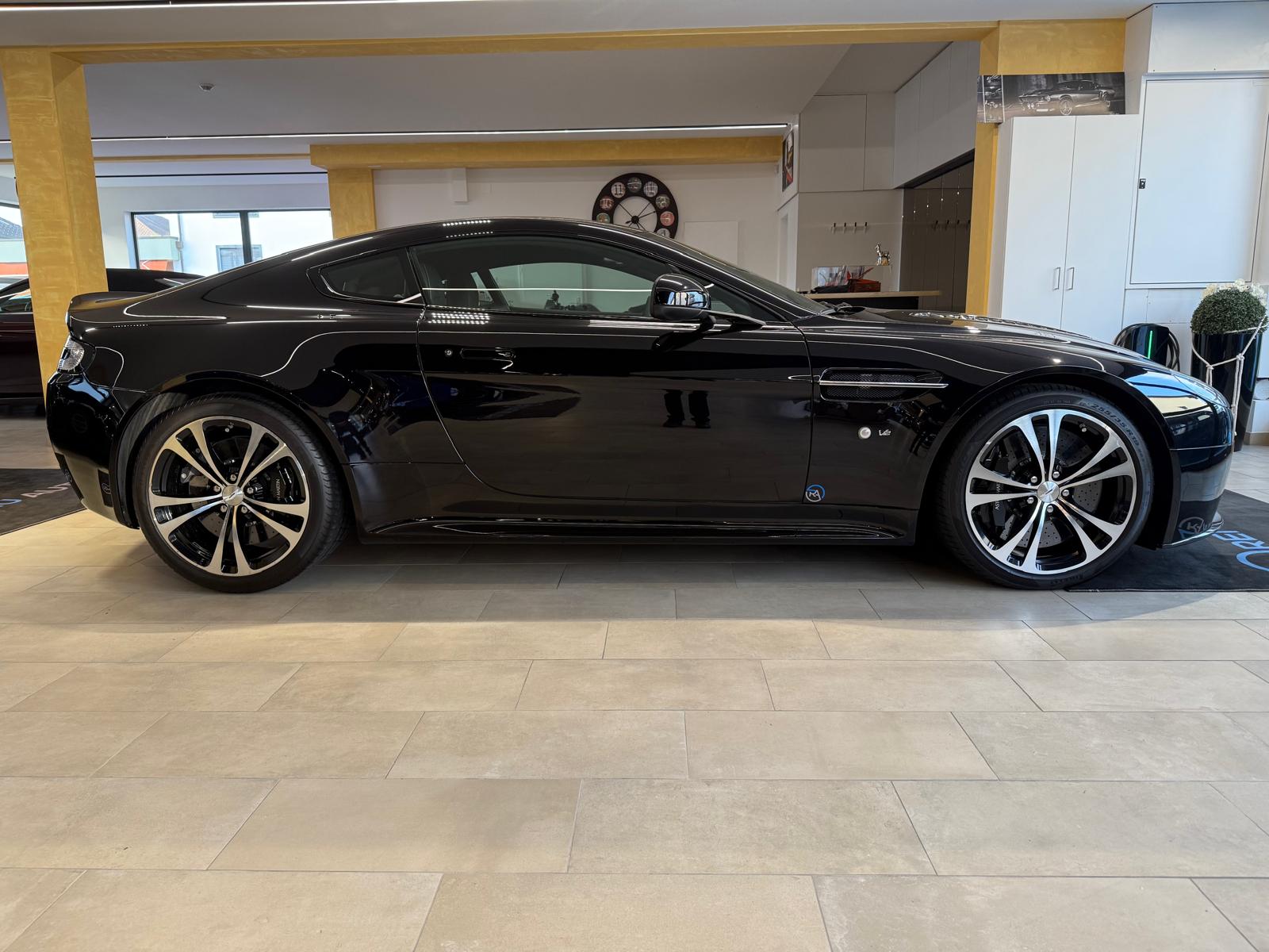 ASTON MARTIN V12 Vantage 5.9 S Sportshift-image-10