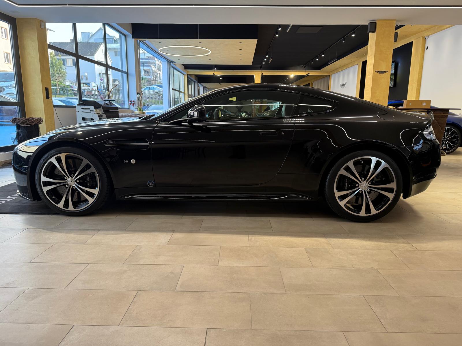 ASTON MARTIN V12 Vantage 5.9 S Sportshift-image-4