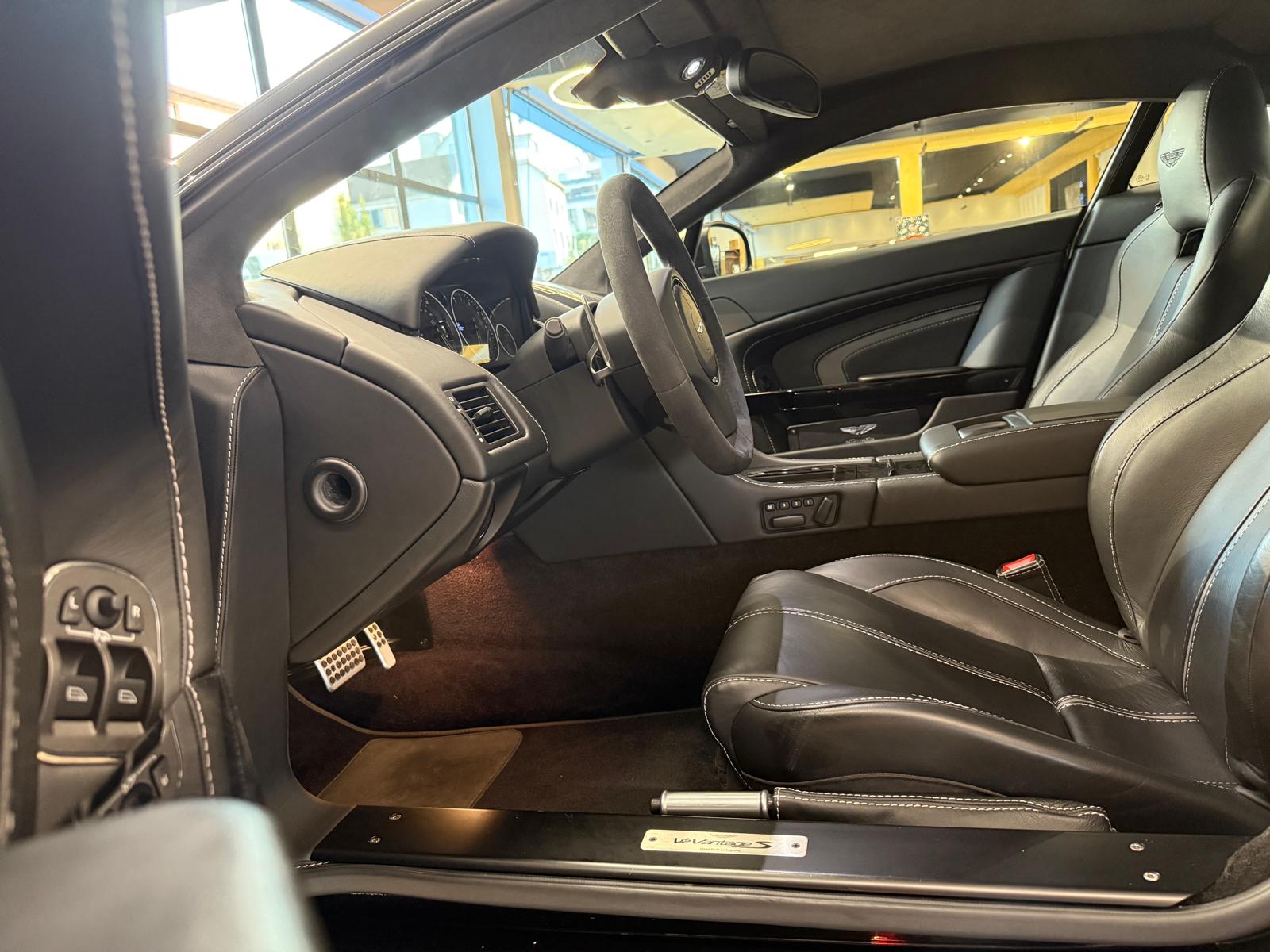ASTON MARTIN V12 Vantage 5.9 S Sportshift-image-17