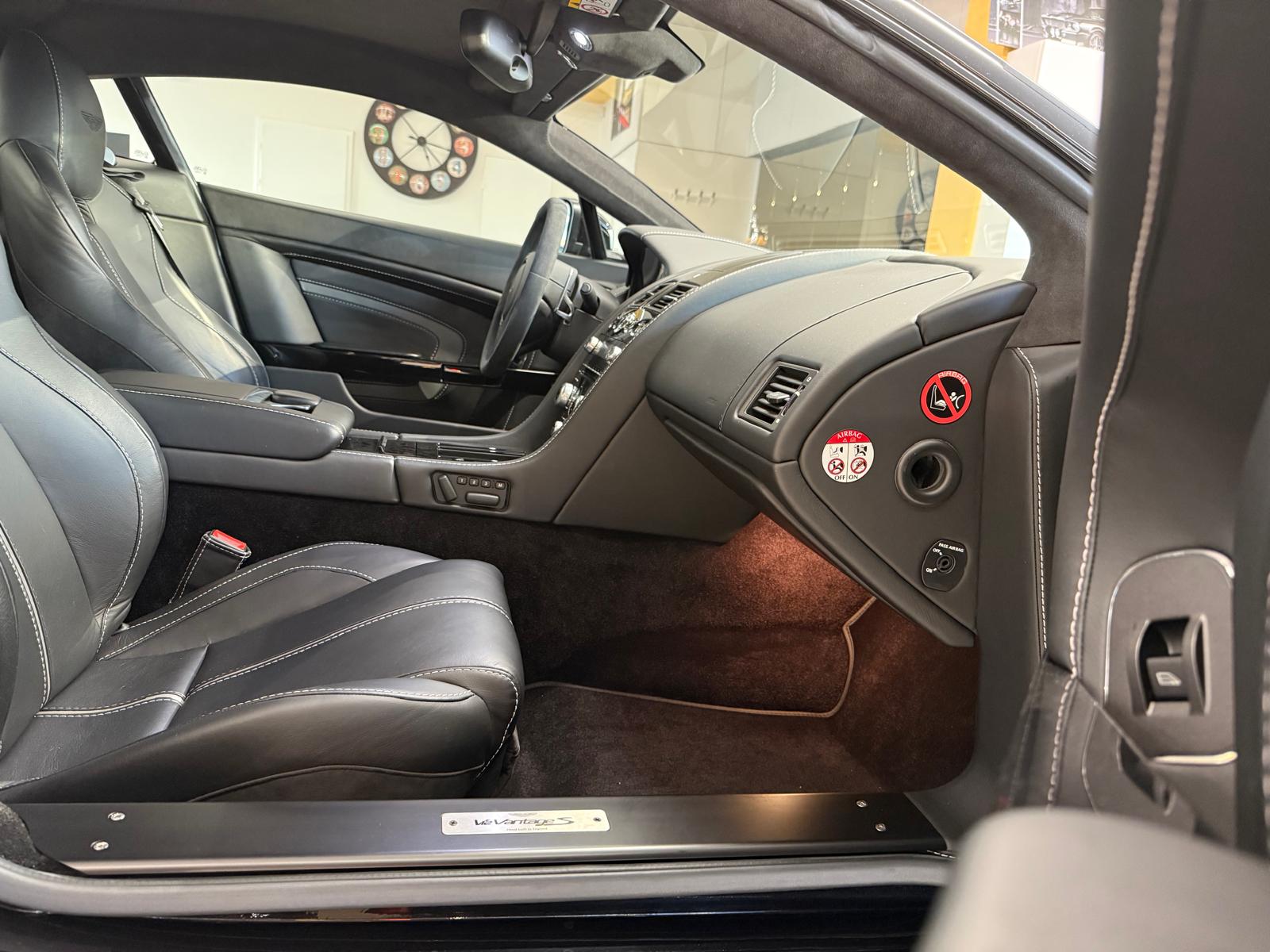 ASTON MARTIN V12 Vantage 5.9 S Sportshift-image-12