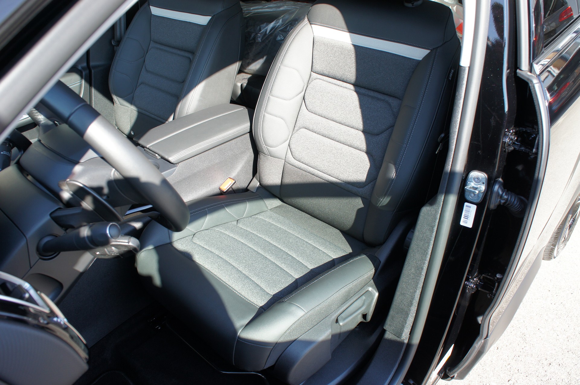 CITROEN C5 Aircross 1.6 PHEV Swiss Edition-image-12