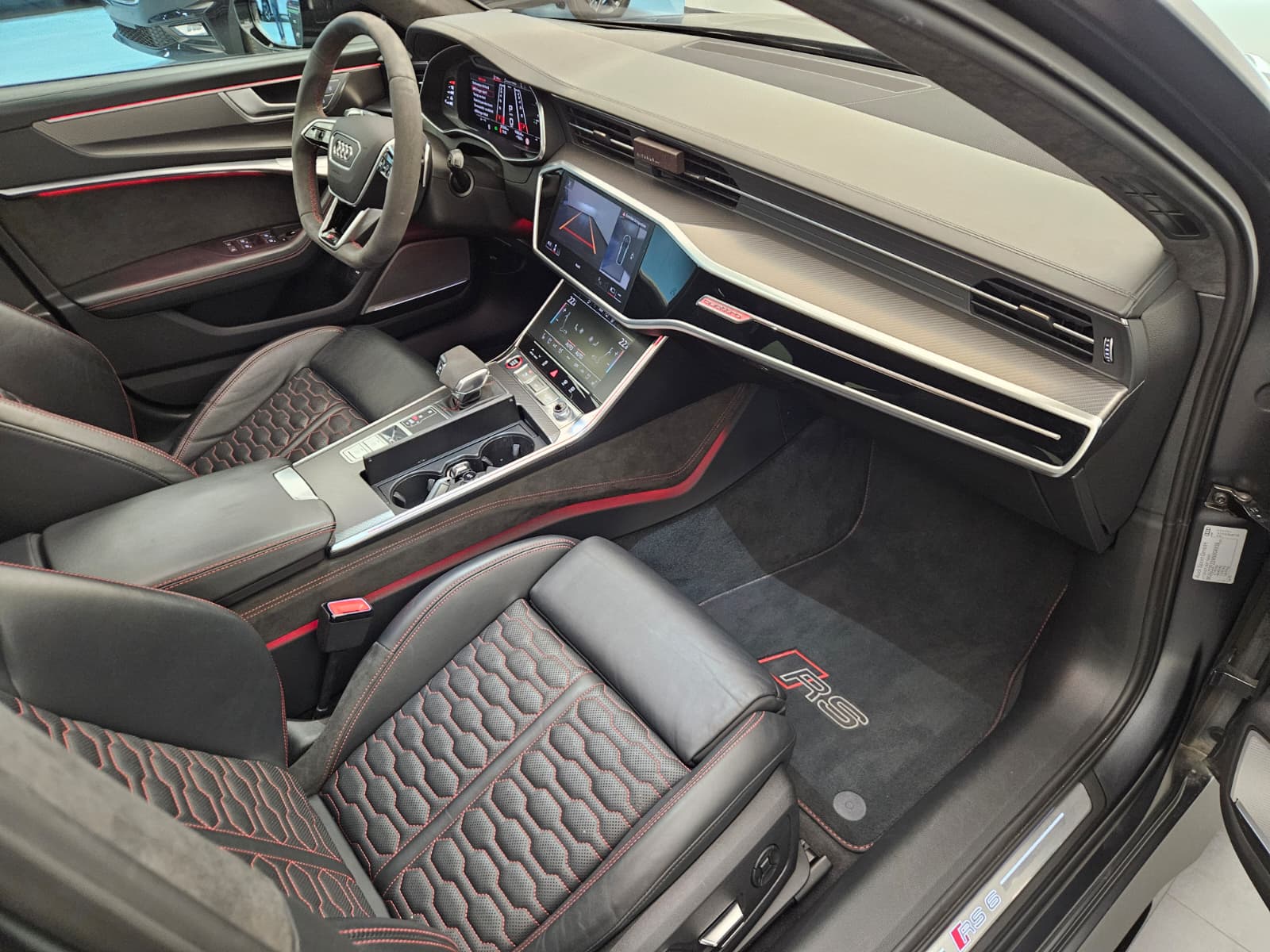 AUDI RS6 Avant 4.0 TFSI V8 quattro-image-11