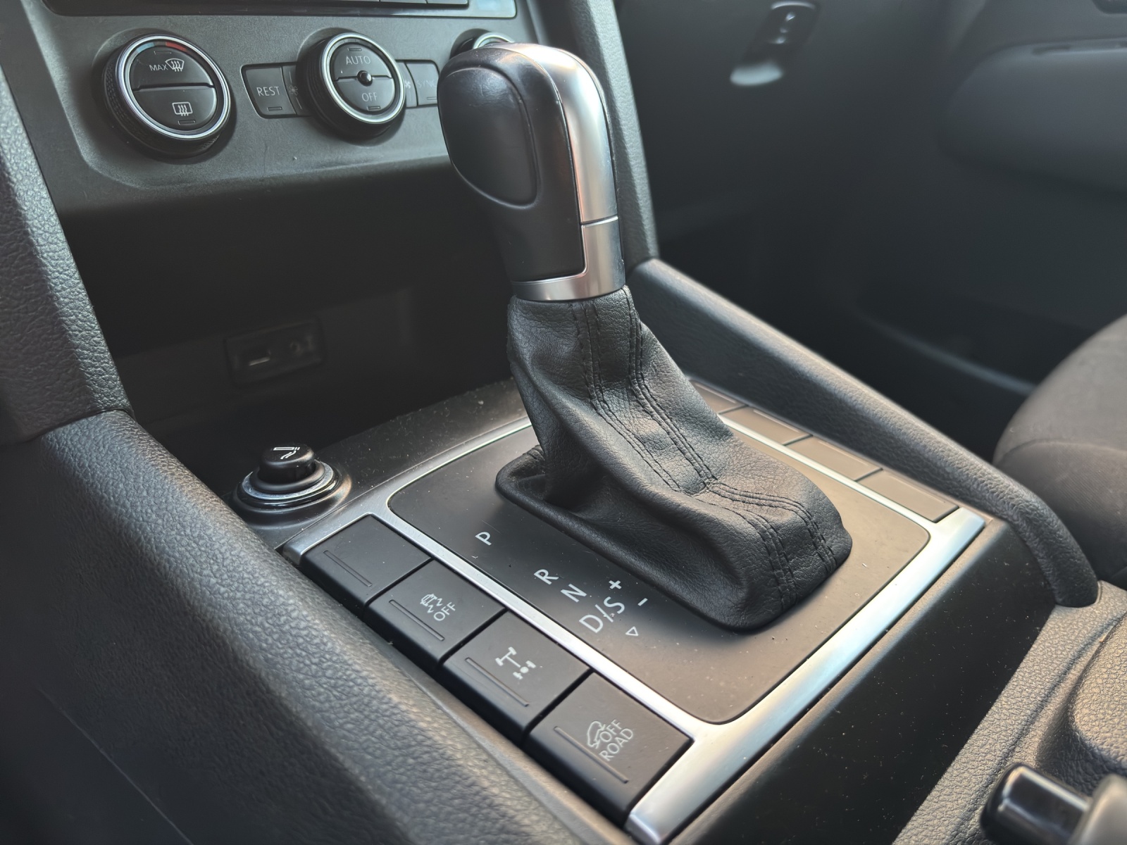 VW Amarok 3.0TDI Comfortline 4Motion Automatic-image-9