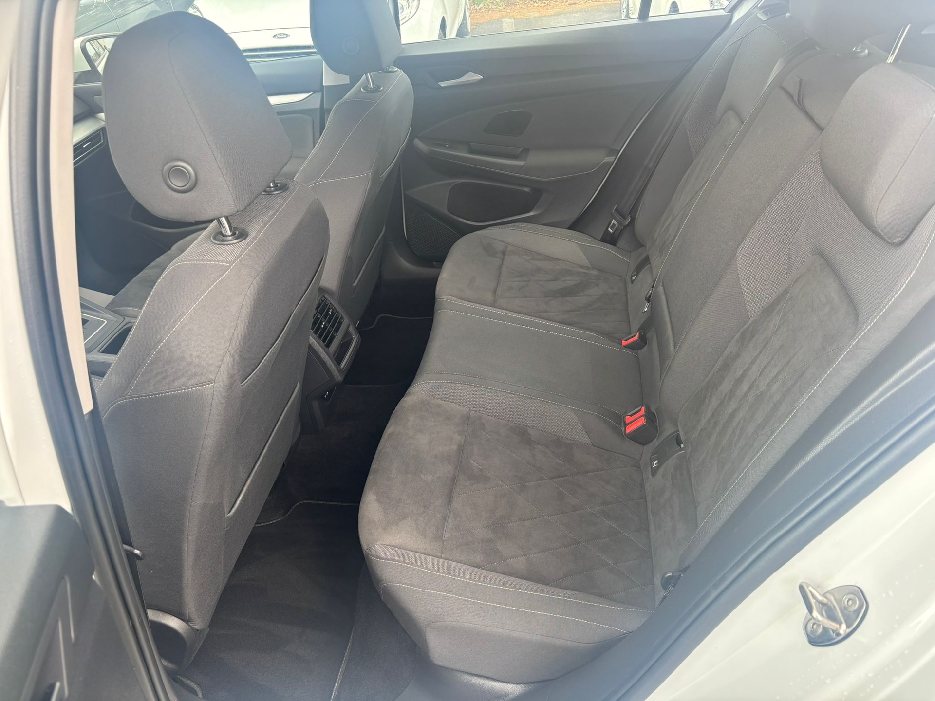 VW Golf 1.0 eTSI mHEV ACTLife DSG-image-11