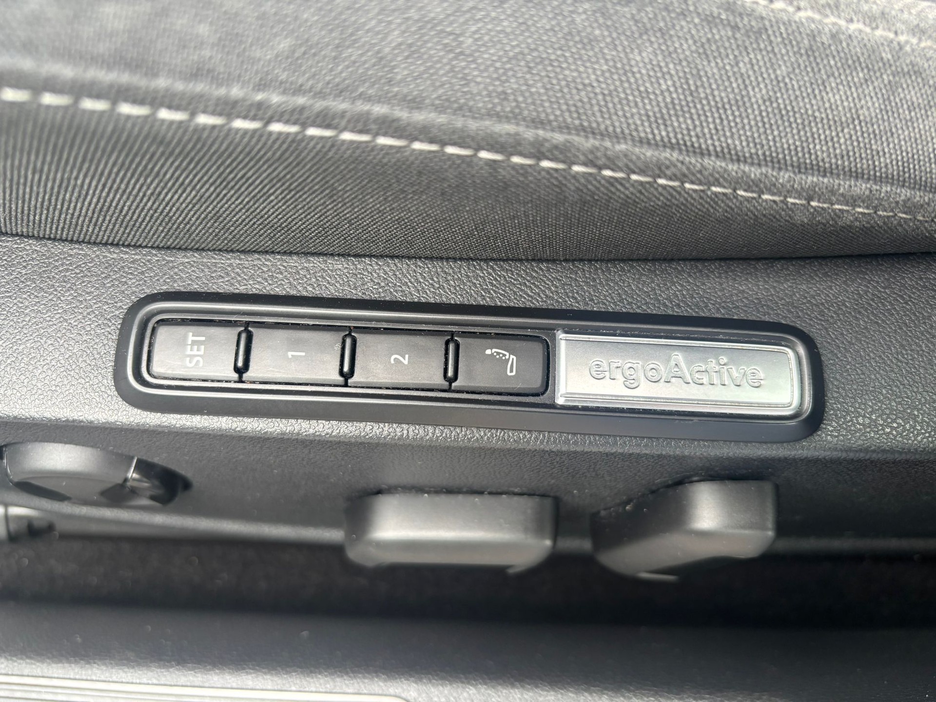 VW Golf 1.0 eTSI mHEV ACTLife DSG-image-12