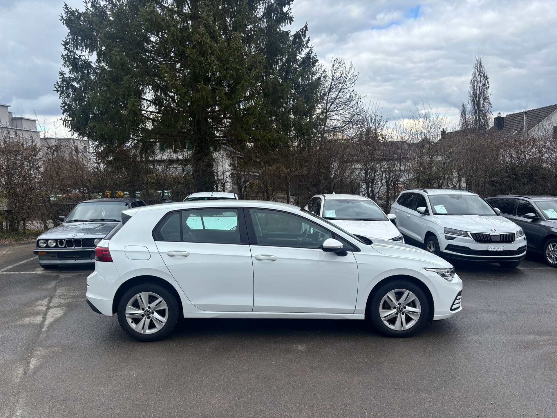 VW Golf 1.0 eTSI mHEV ACTLife DSG-image-3