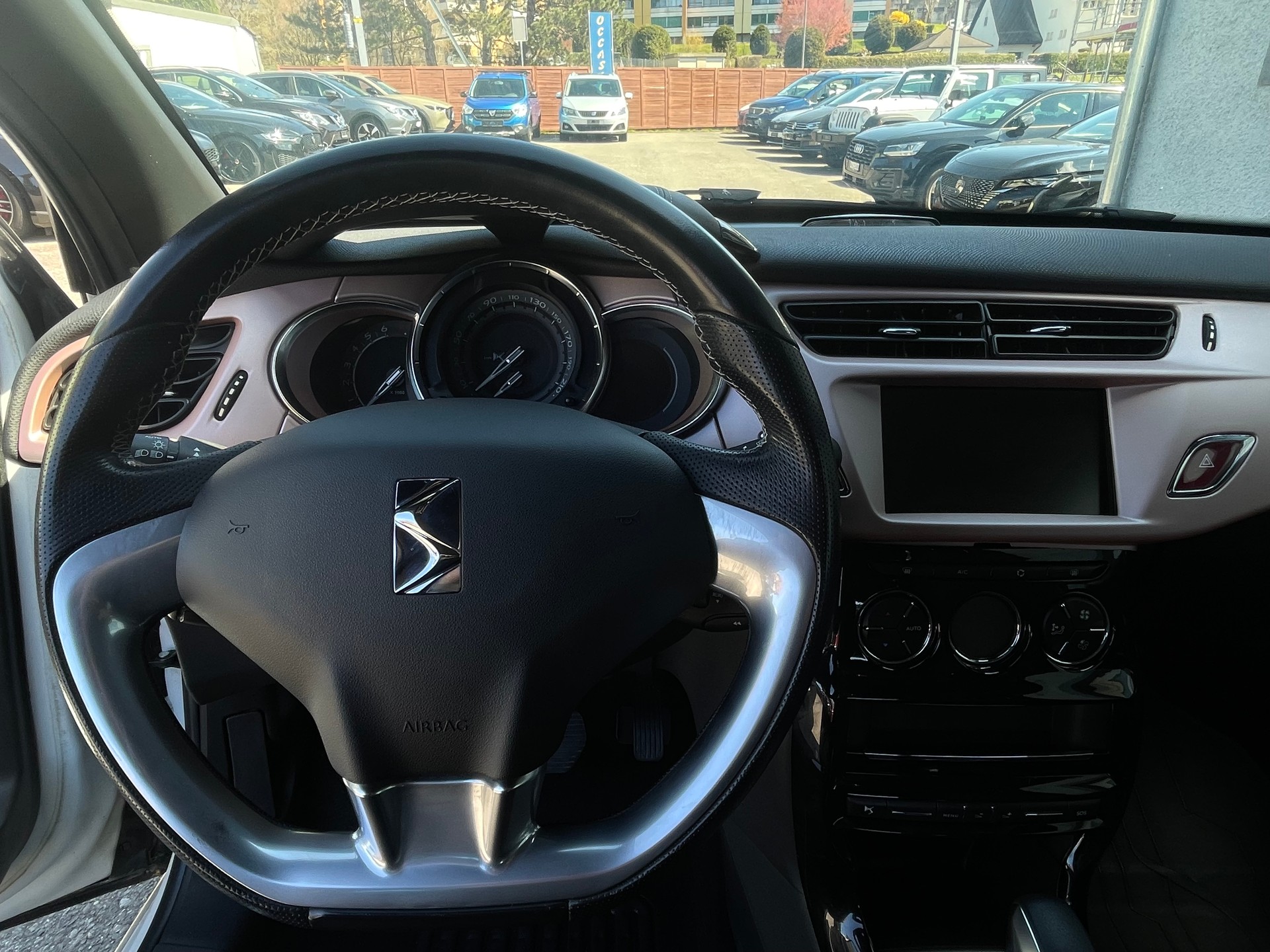 DS AUTOMOBILES DS 3 1.2 PureTech Faubourg Addict EAT-image-6