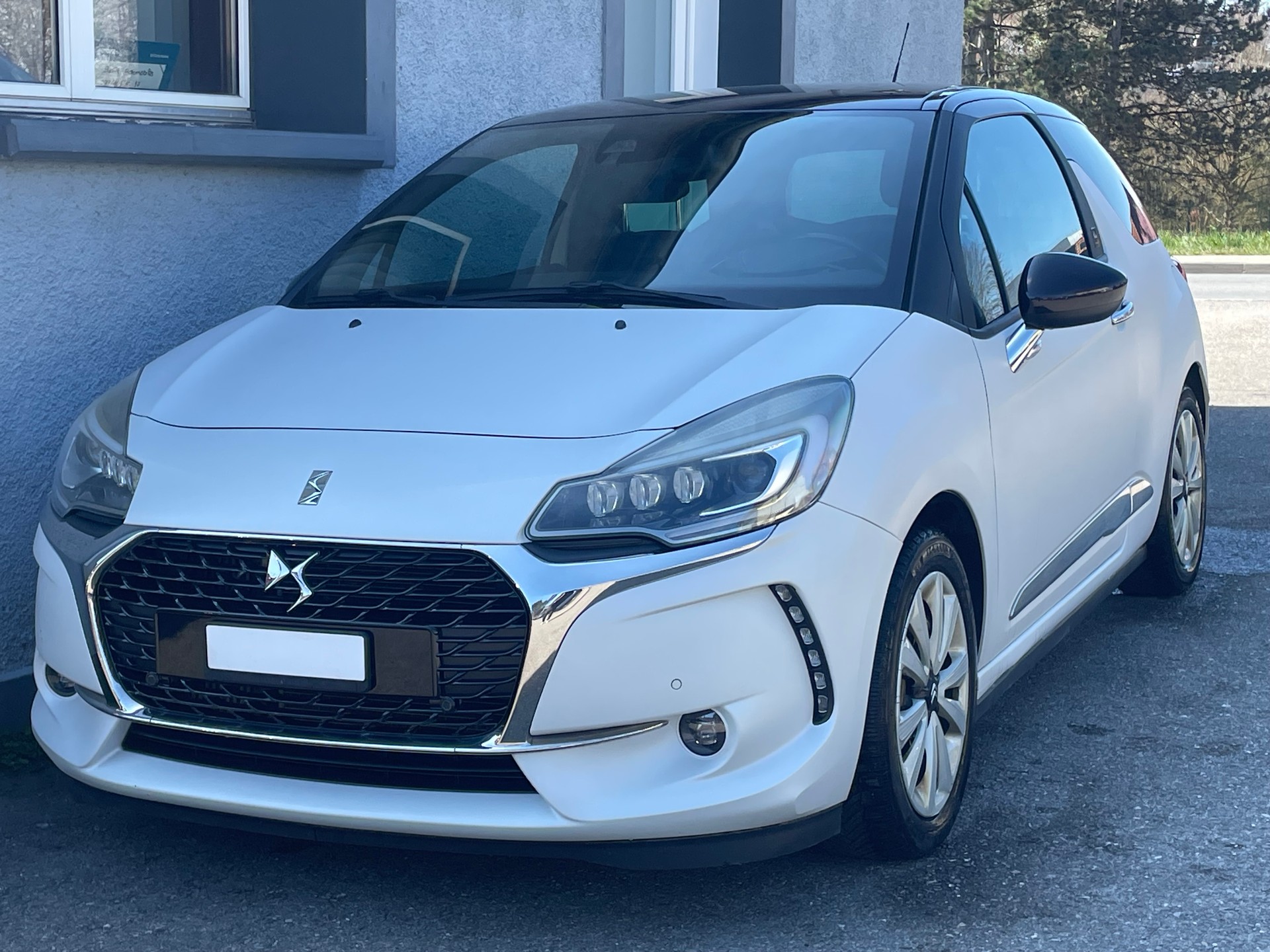 DS AUTOMOBILES DS 3 1.2 PureTech Faubourg Addict EAT-image-1