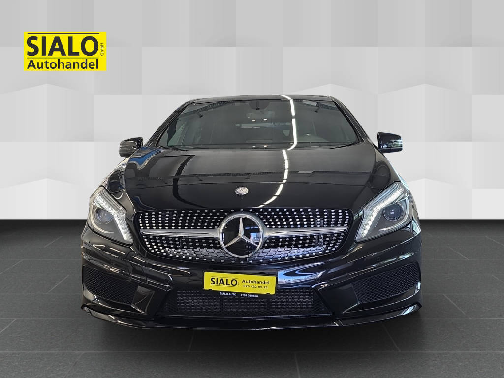 MERCEDES-BENZ A 200 AMG Line-showroom-element-1