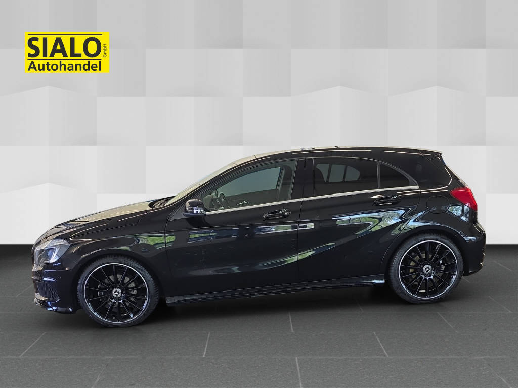 MERCEDES-BENZ A 200 AMG Line-showroom-element-3