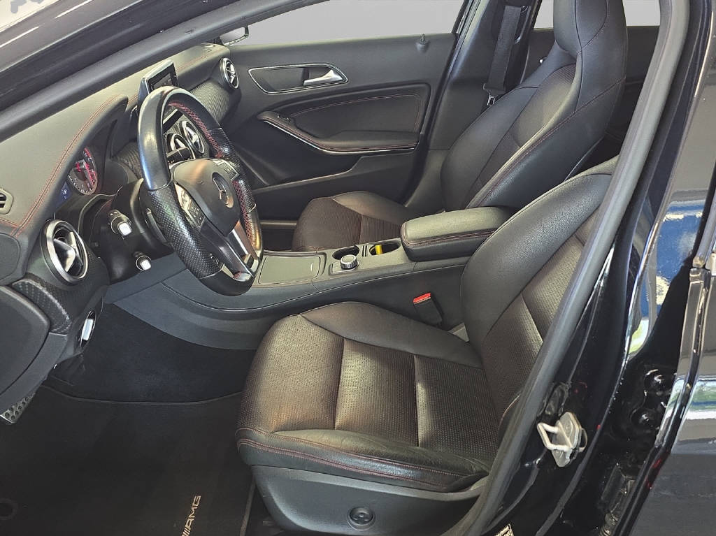 MERCEDES-BENZ A 200 AMG Line-image-8