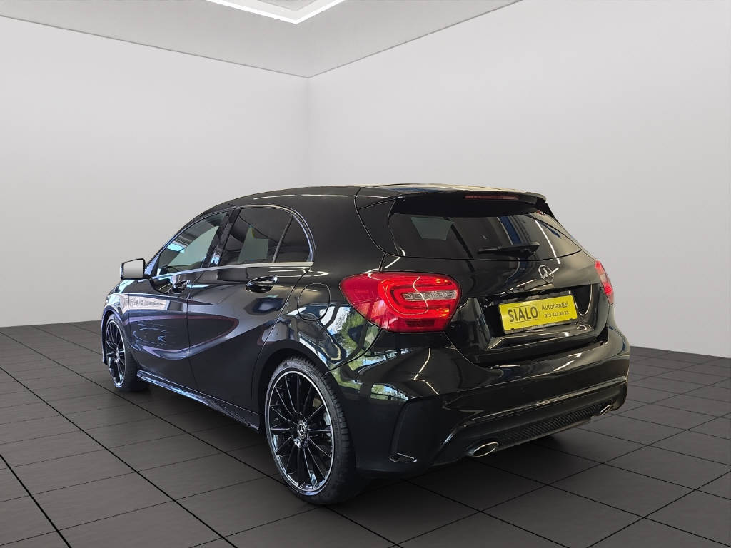 MERCEDES-BENZ A 200 AMG Line-image-4
