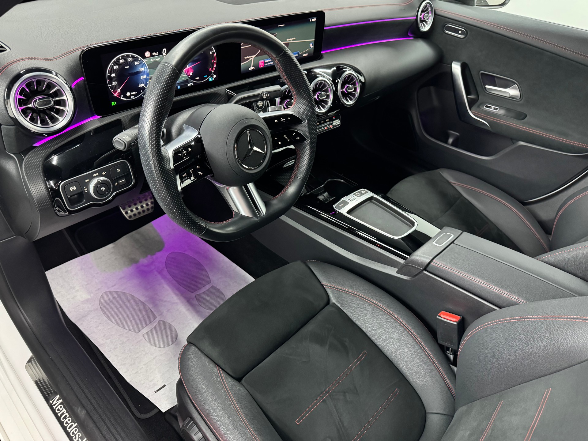 MERCEDES-BENZ CLA 220 4Matic AMG Line 8G-DCT *Facelift*-image-14