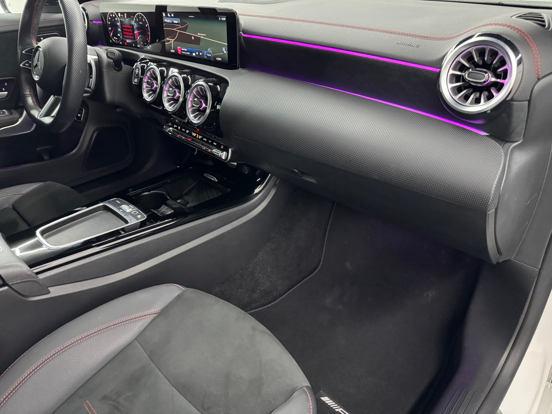MERCEDES-BENZ CLA 220 4Matic AMG Line 8G-DCT *Facelift*-image-13
