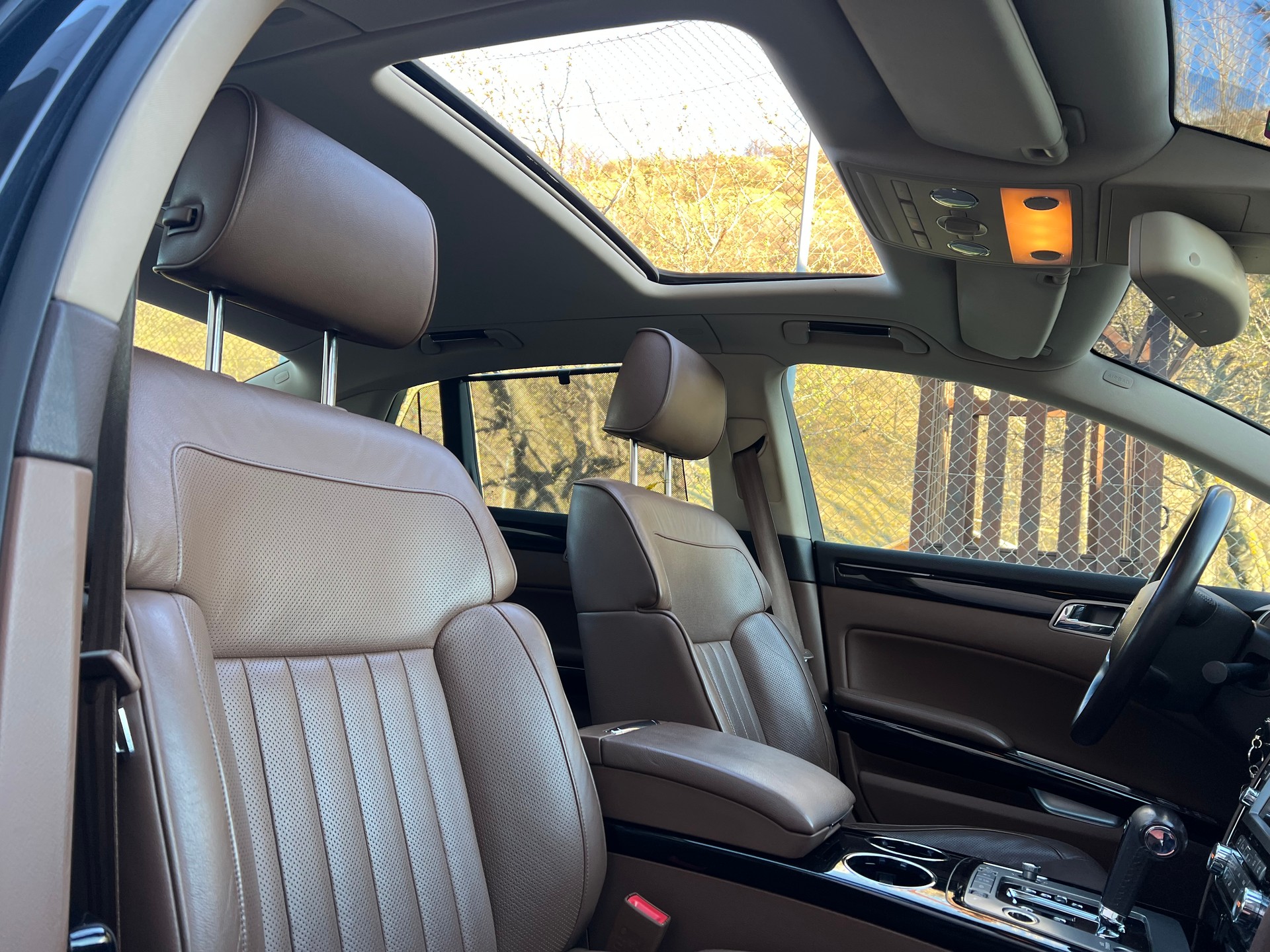 VW Phaeton 3.0 TDi V6 4Motion Tiptronic-image-12