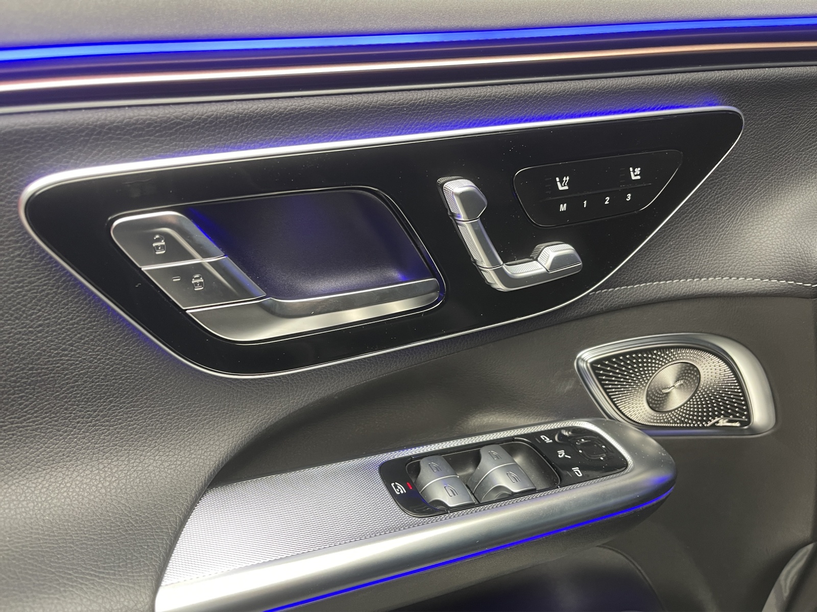 MERCEDES-BENZ EQE 350 4MATIC SUV "Excellence Edition"-image-12