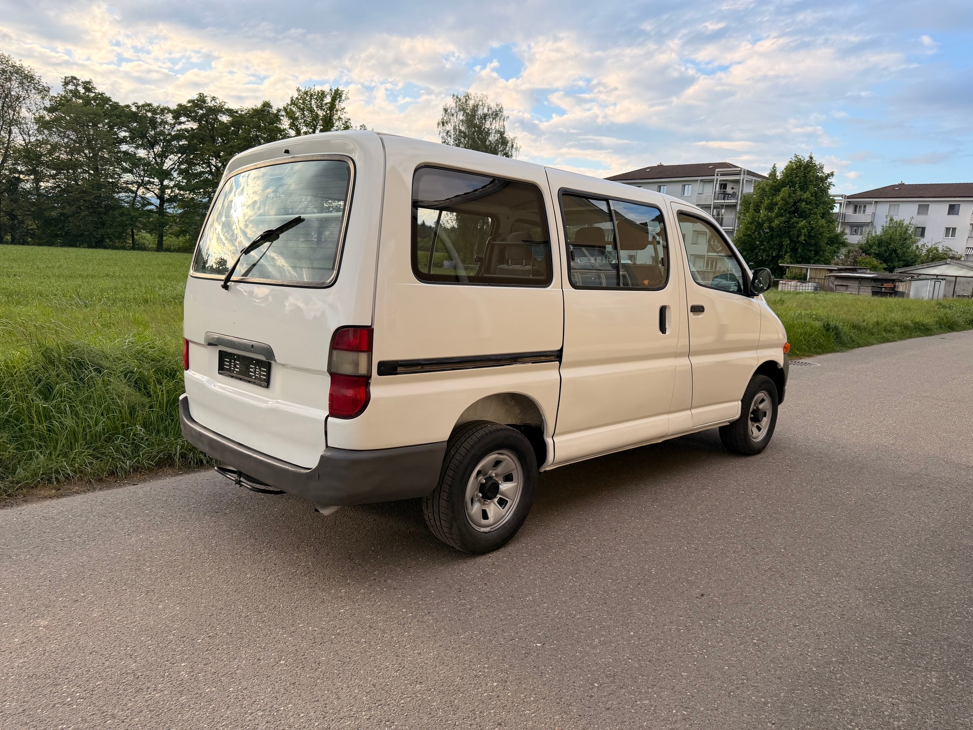 TOYOTA Hiace D-4D 4WD Van