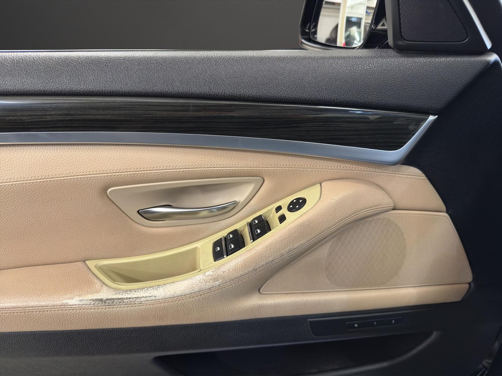 BMW 530d xDrive Luxury Line Steptronic-image-13
