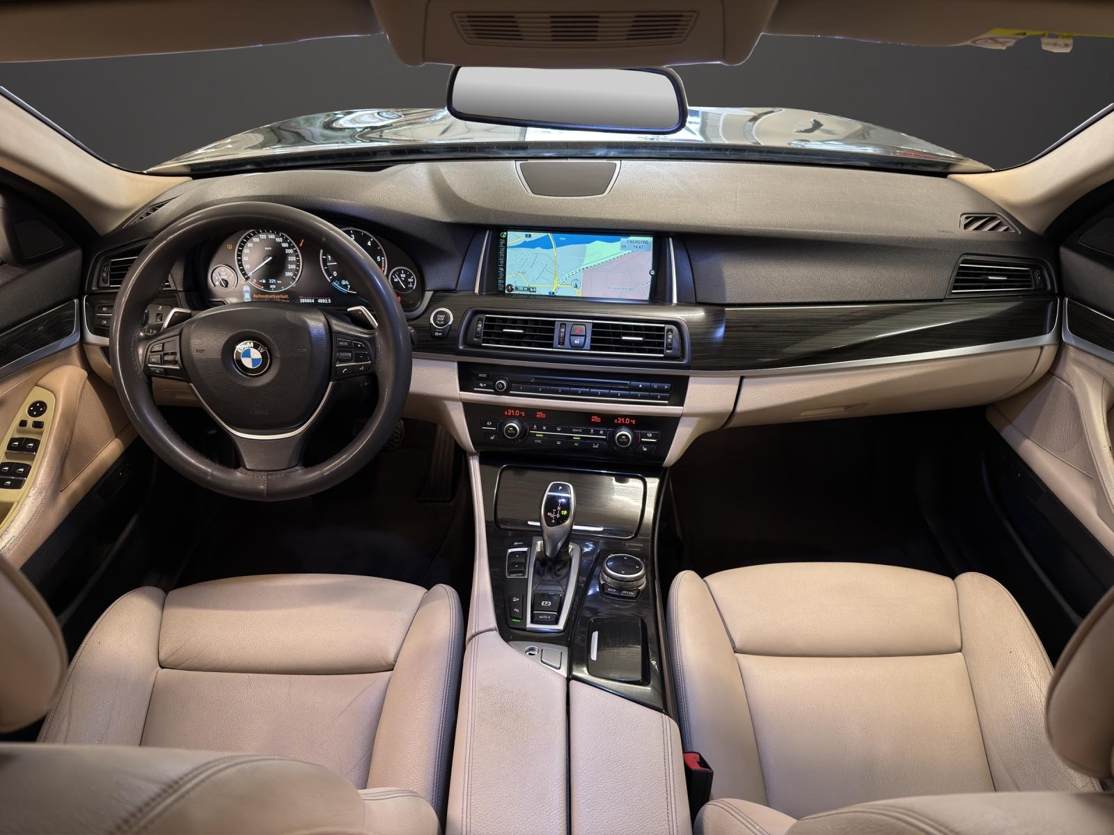 BMW 530d xDrive Luxury Line Steptronic-image-10