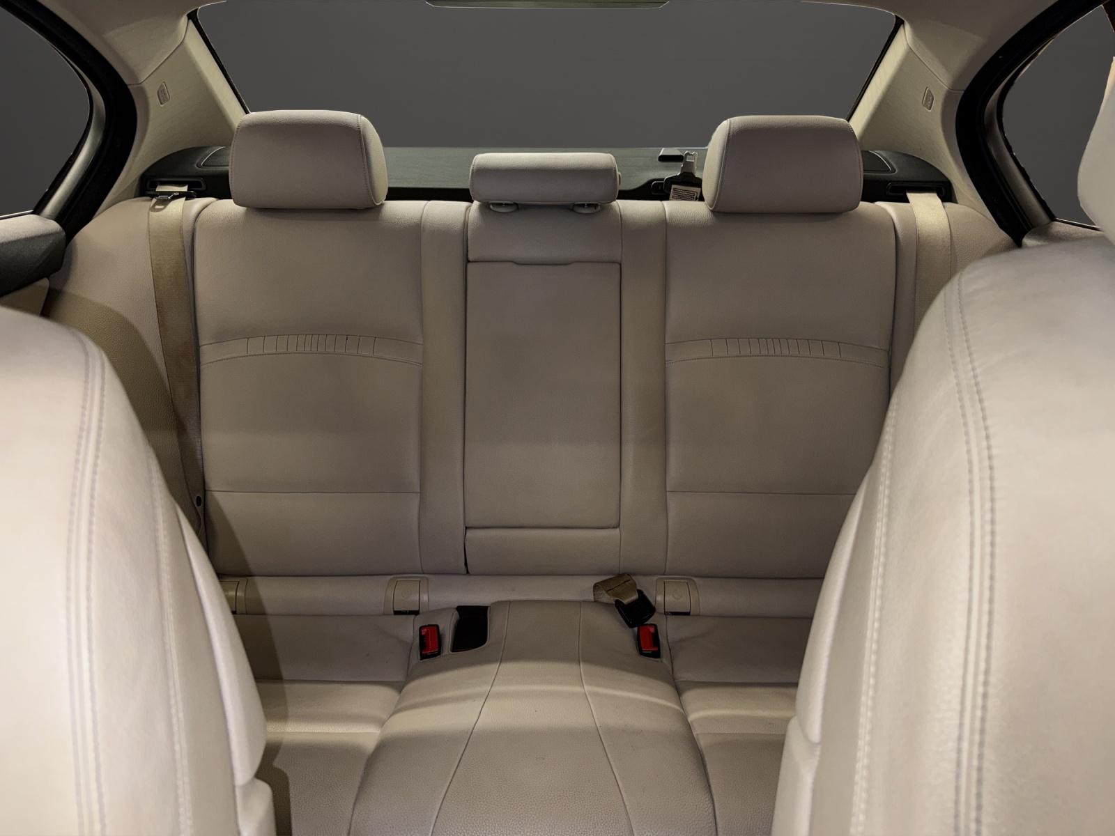 BMW 530d xDrive Luxury Line Steptronic-image-9