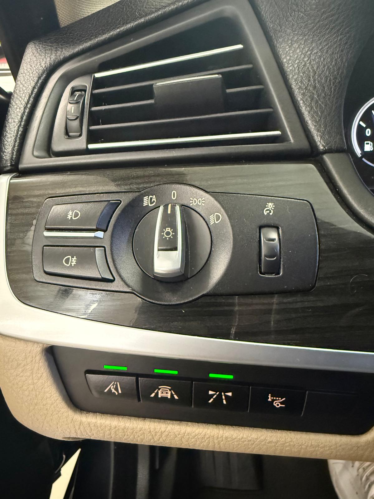 BMW 530d xDrive Luxury Line Steptronic-image-16