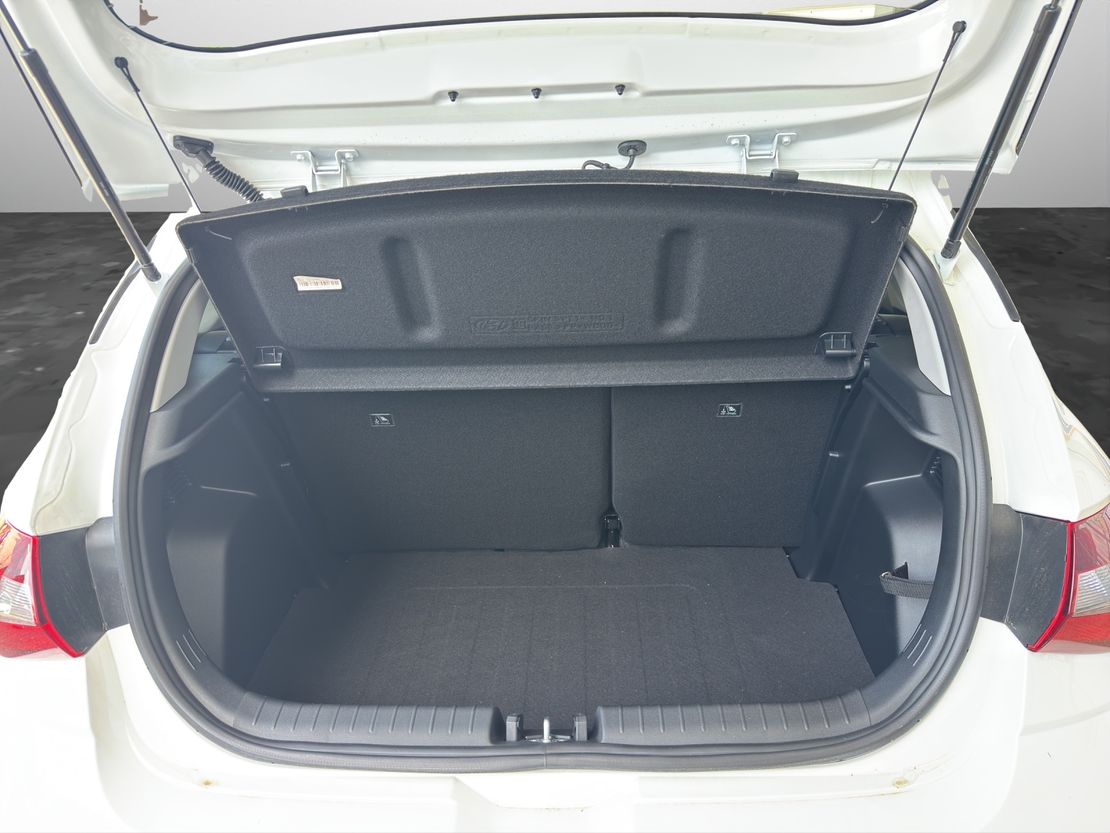 HYUNDAI i20 1.0 T-GDi Amplia-image-15