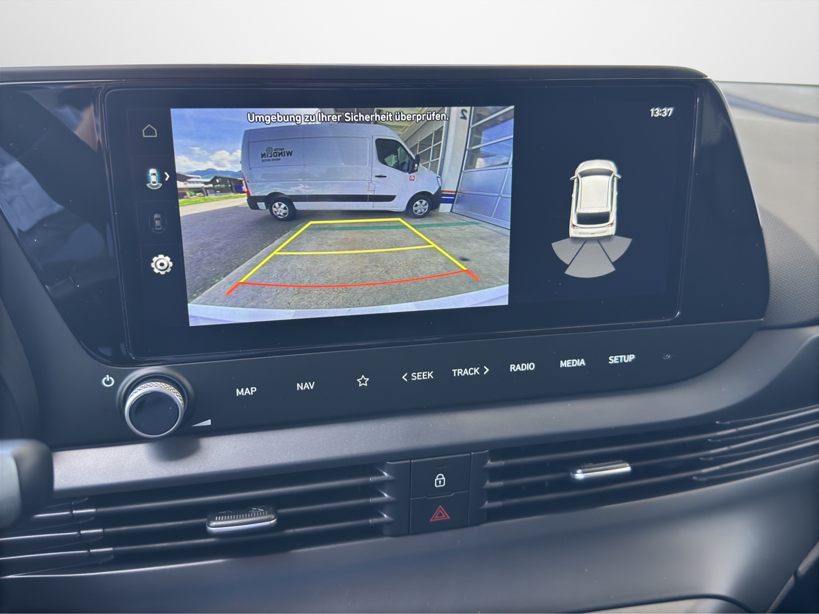 HYUNDAI i20 1.0 T-GDi Amplia-image-11