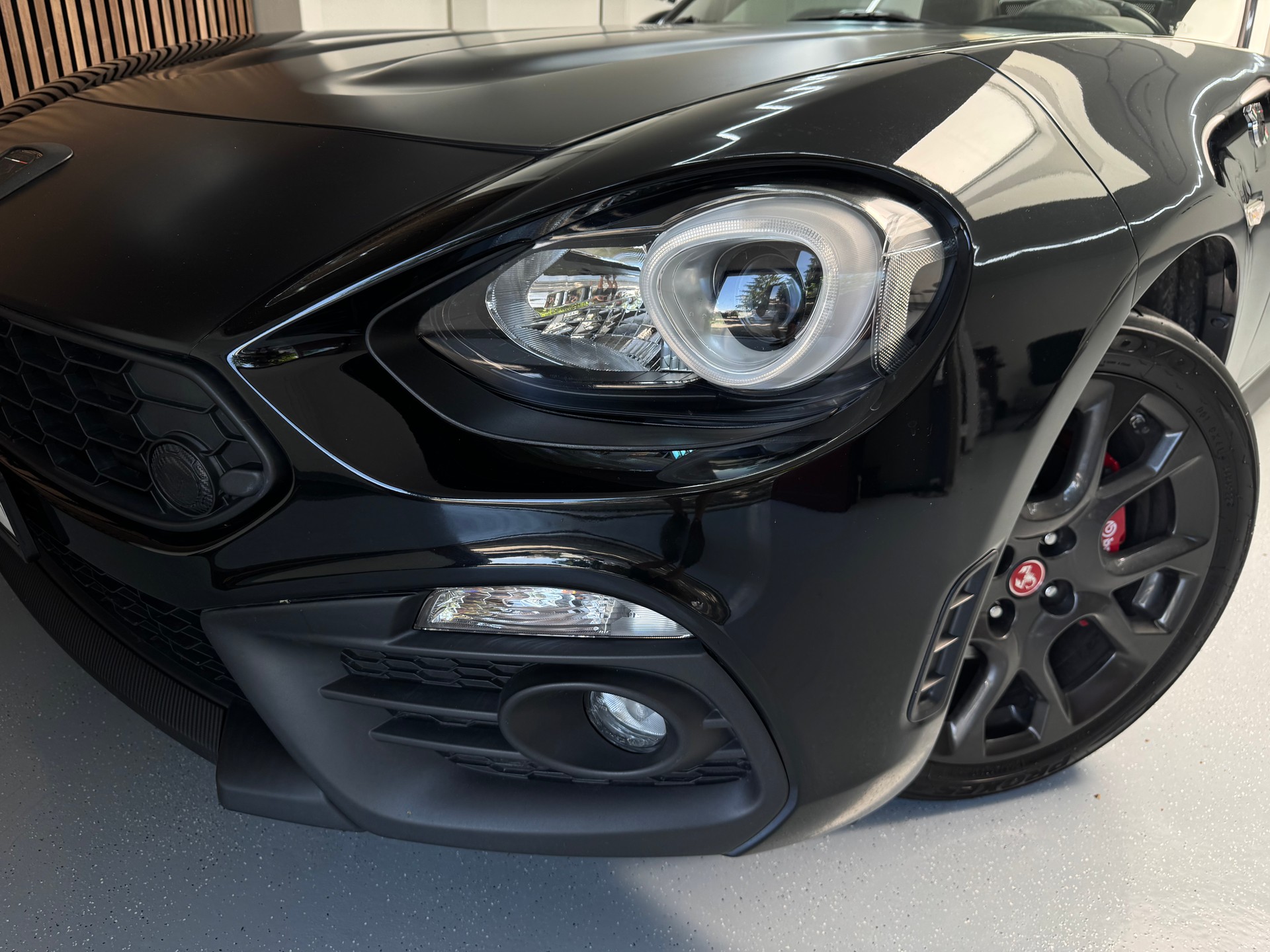 FIAT 124 Spider 1.4 TB Abarth-showroom-element-2