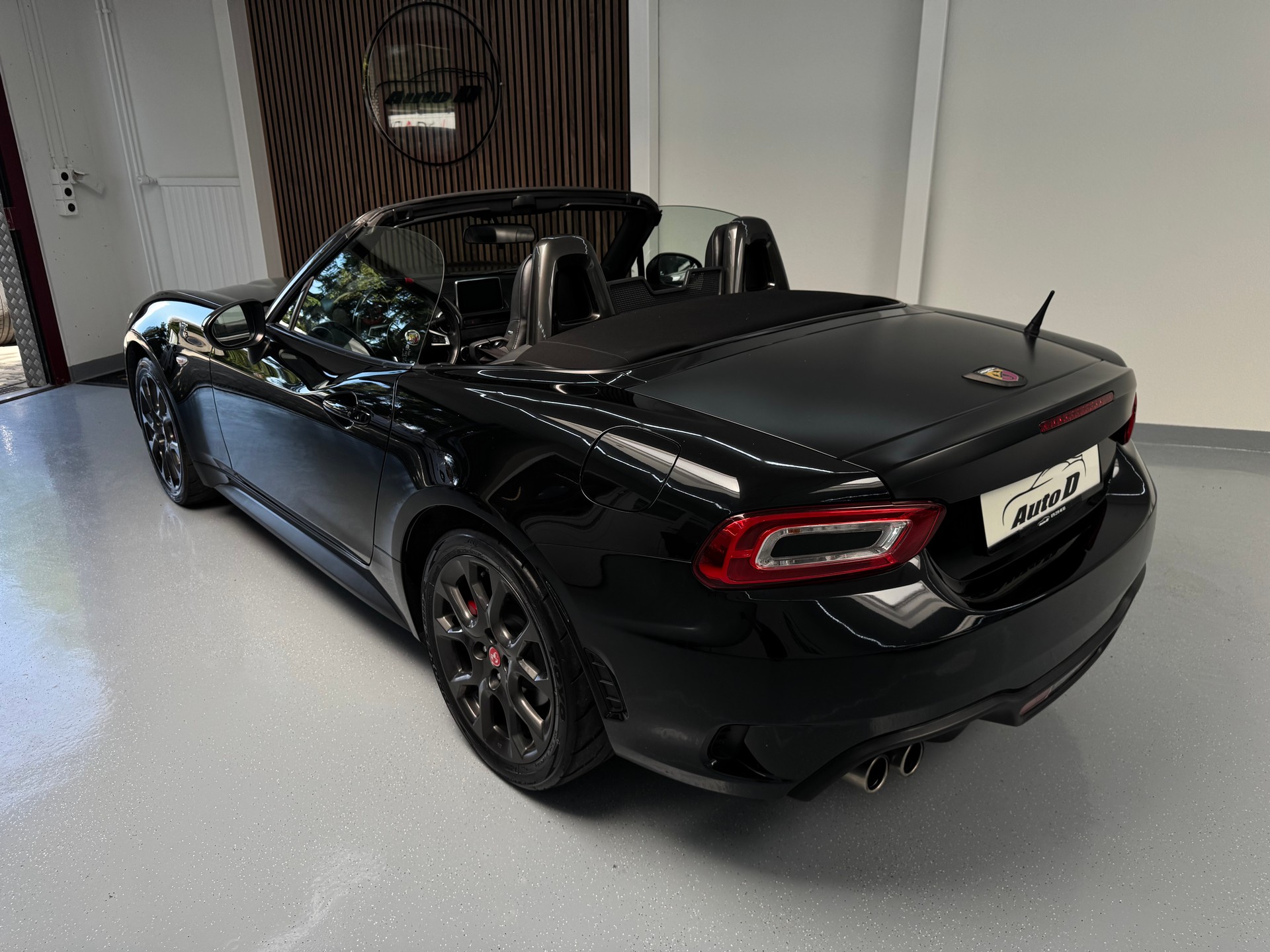 FIAT 124 Spider 1.4 TB Abarth-image-4