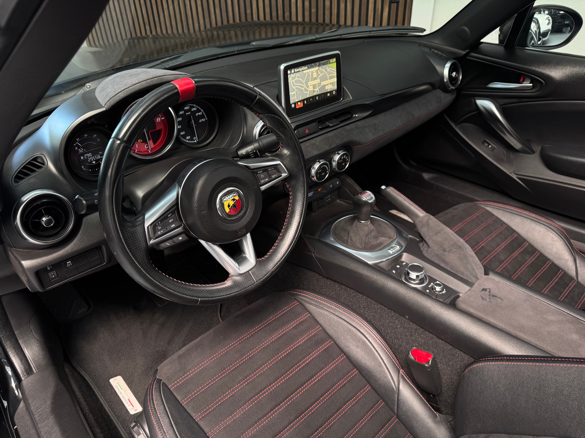 FIAT 124 Spider 1.4 TB Abarth-image-10
