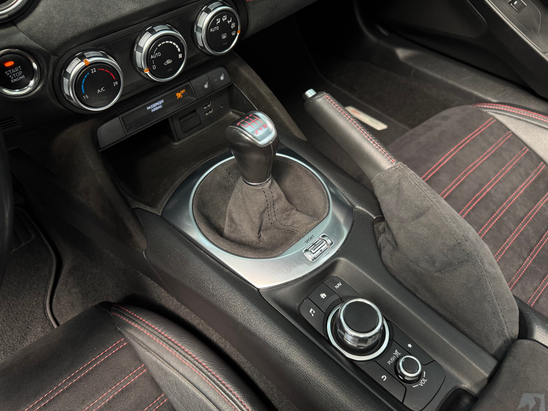FIAT 124 Spider 1.4 TB Abarth-image-15
