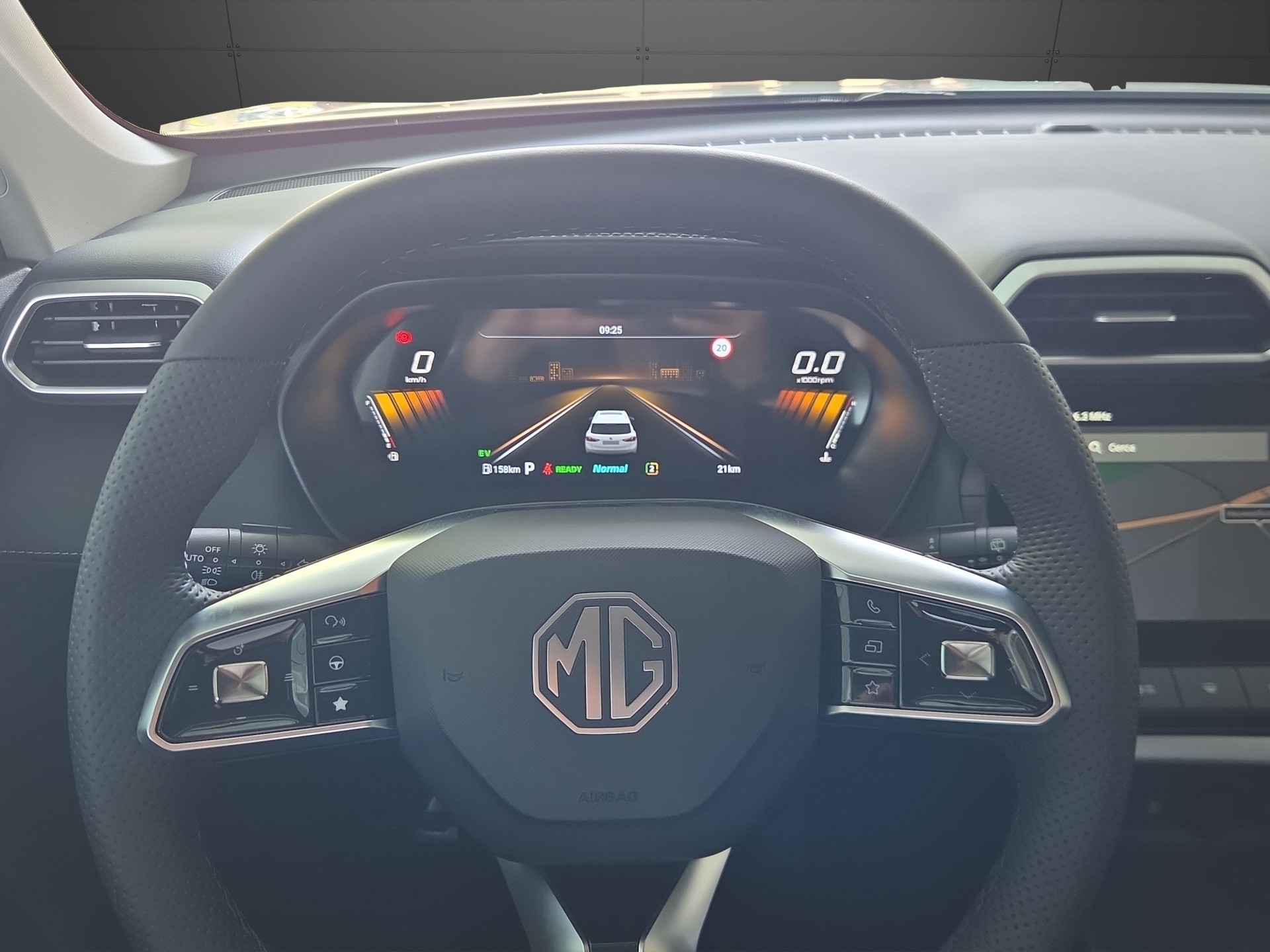 MG ZS 1.5 HEV Luxury-image-10
