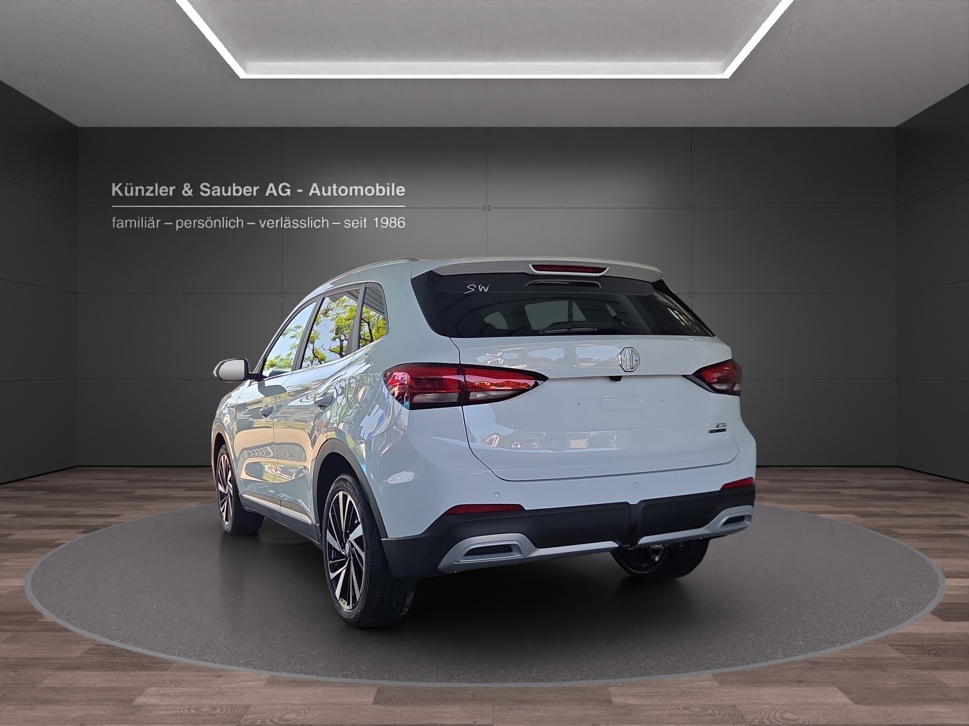 MG ZS 1.5 HEV Luxury-image-16