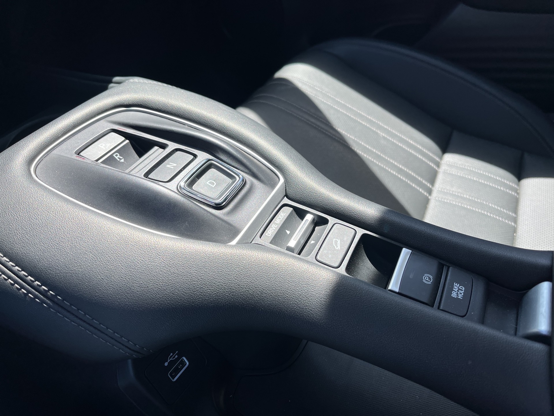 HONDA ZR-V 2.0 i-MMD Advance-image-10
