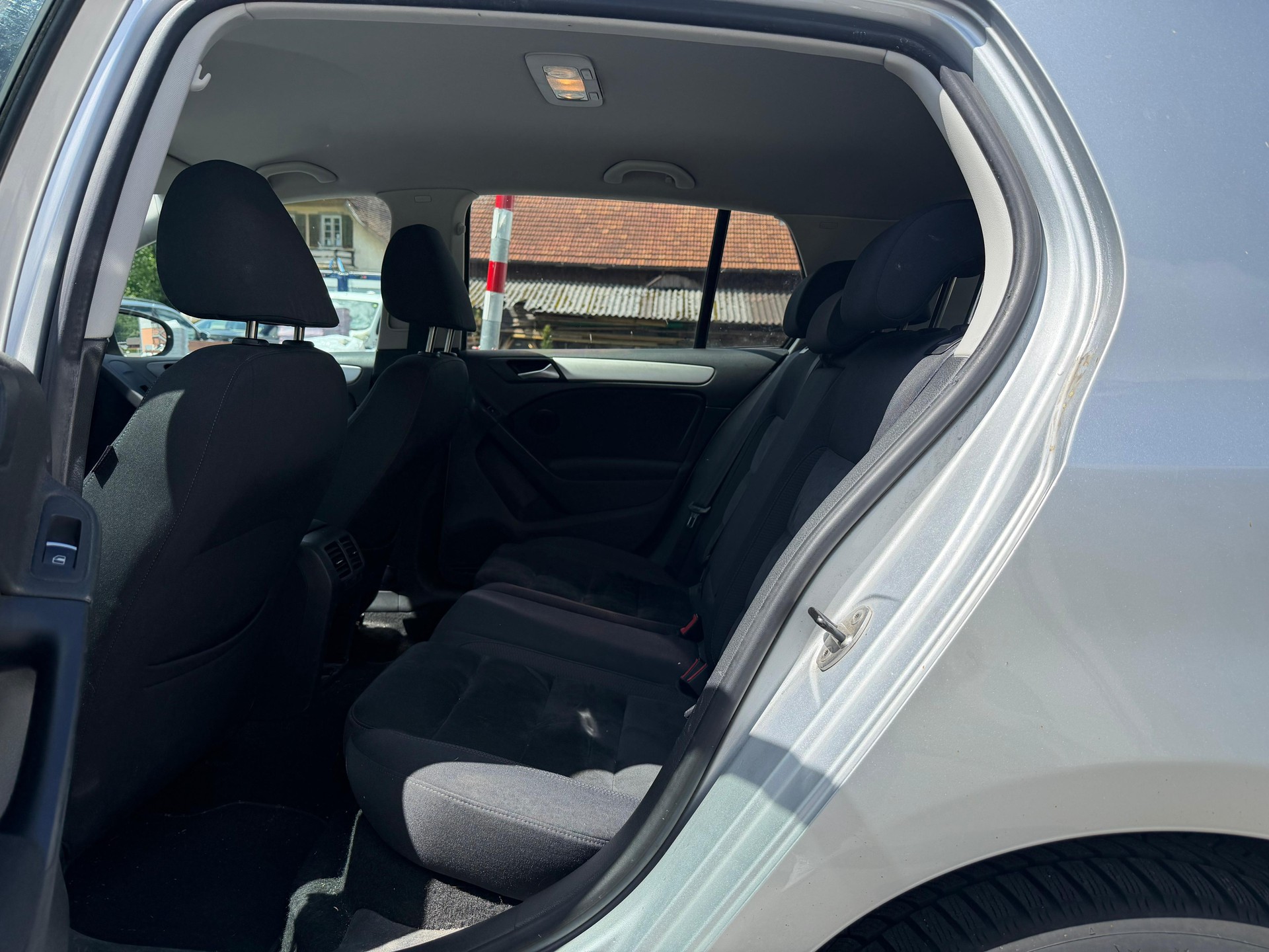 VW Golf 2.0 TDI Comfortline 4Motion-image-4