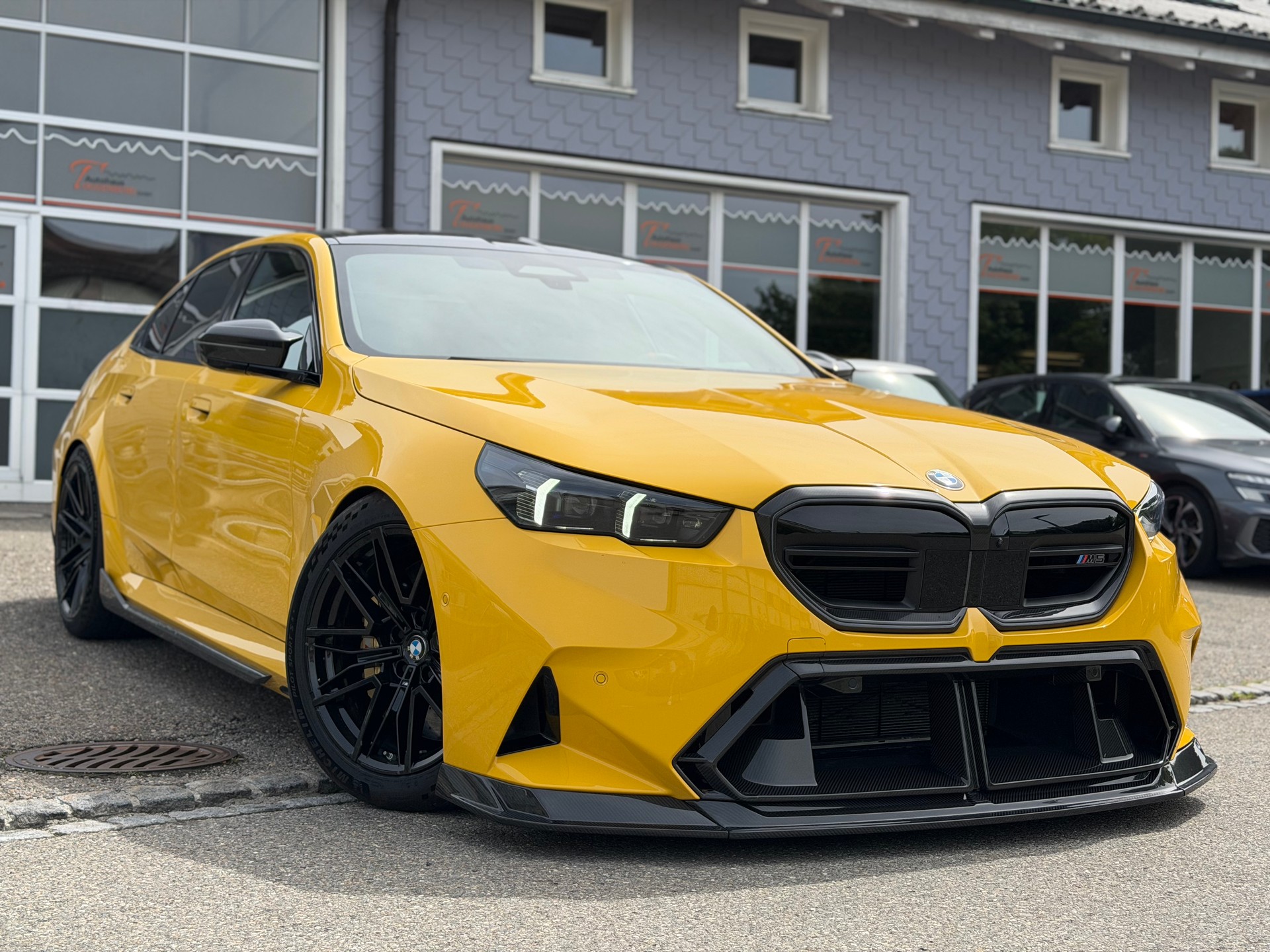 BMW M5 xDrive *Speedyellow*BMW Werksgarantie bis 10.2027*Carbon Exterieur+Interieur*Tieferlegung*