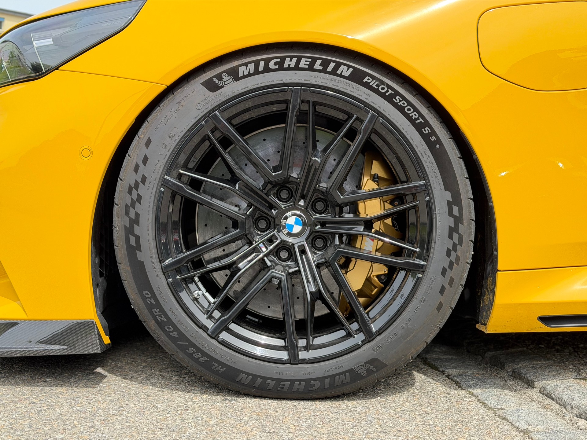 BMW M5 xDrive *Speedyellow*BMW Werksgarantie bis 10.2027*Carbon Exterieur+Interieur*Tieferlegung*-image-9
