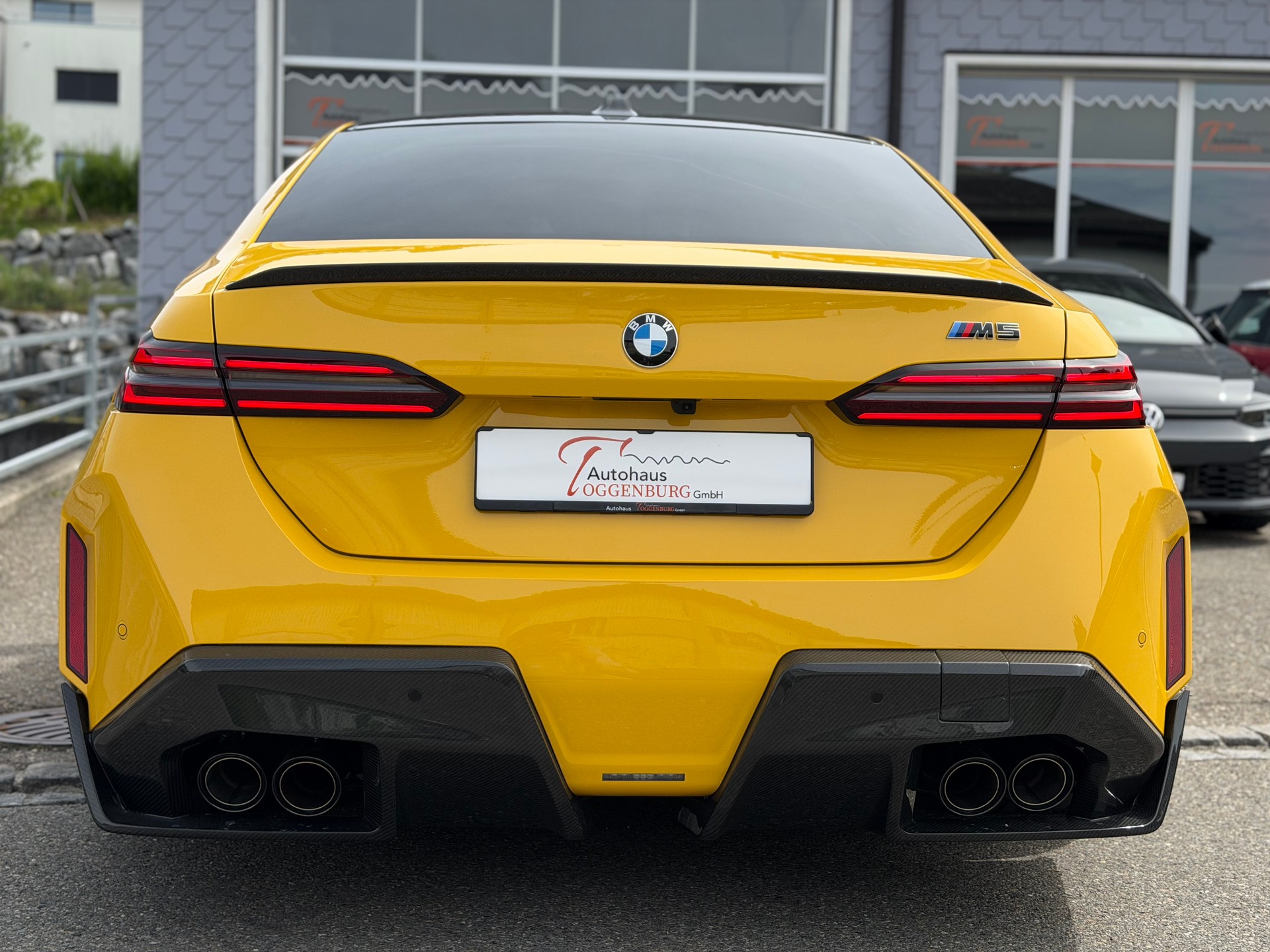 BMW M5 xDrive *Speedyellow*BMW Werksgarantie bis 10.2027*Carbon Exterieur+Interieur*Tieferlegung*-image-8