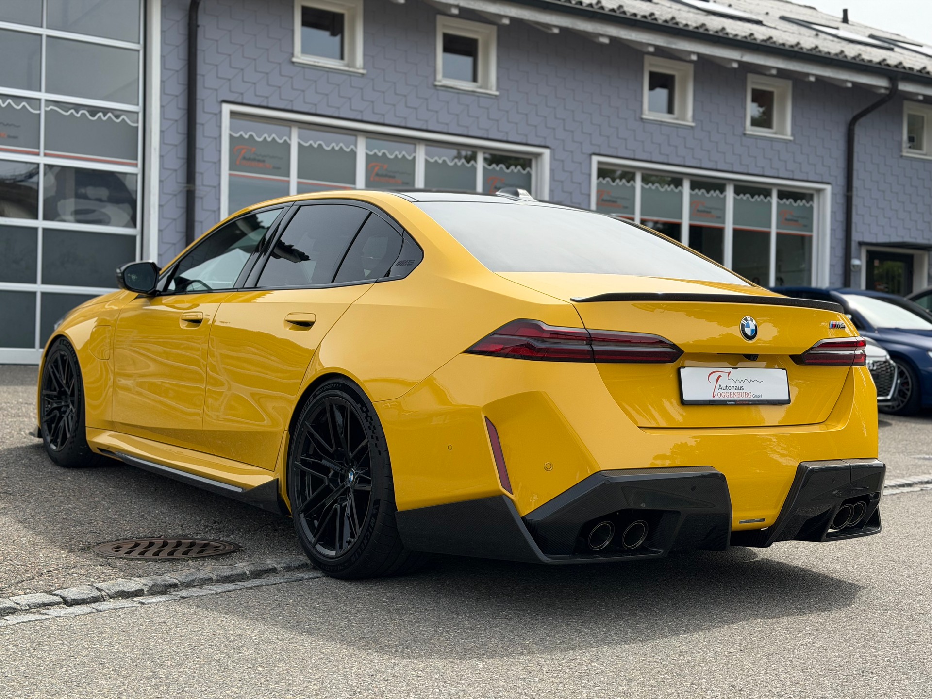 BMW M5 xDrive *Speedyellow*BMW Werksgarantie bis 10.2027*Carbon Exterieur+Interieur*Tieferlegung*-image-6