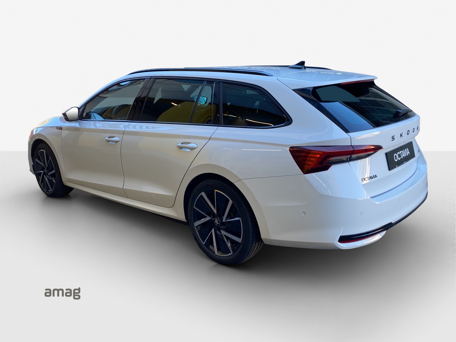 SKODA Octavia Combi 2.0 TSI DSG Dynamic 4x4-showroom-element-2