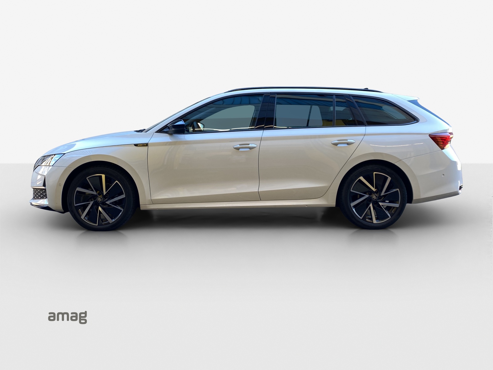 SKODA Octavia Combi 2.0 TSI DSG Dynamic 4x4-showroom-element-1