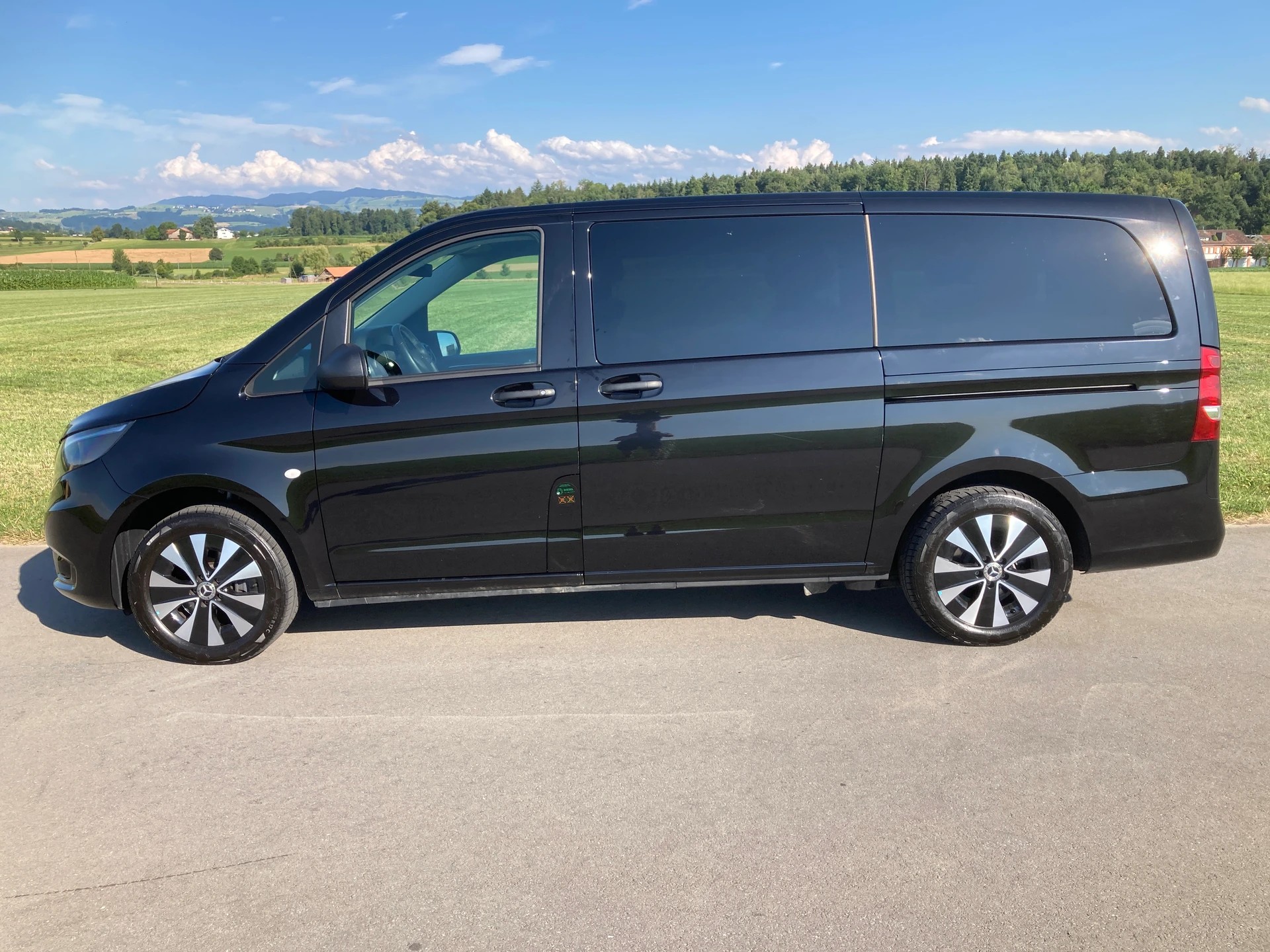 MERCEDES-BENZ Vito 116 CDI Base Tourer 4Matic 9G-Tronic 9 Sitzer-image-4