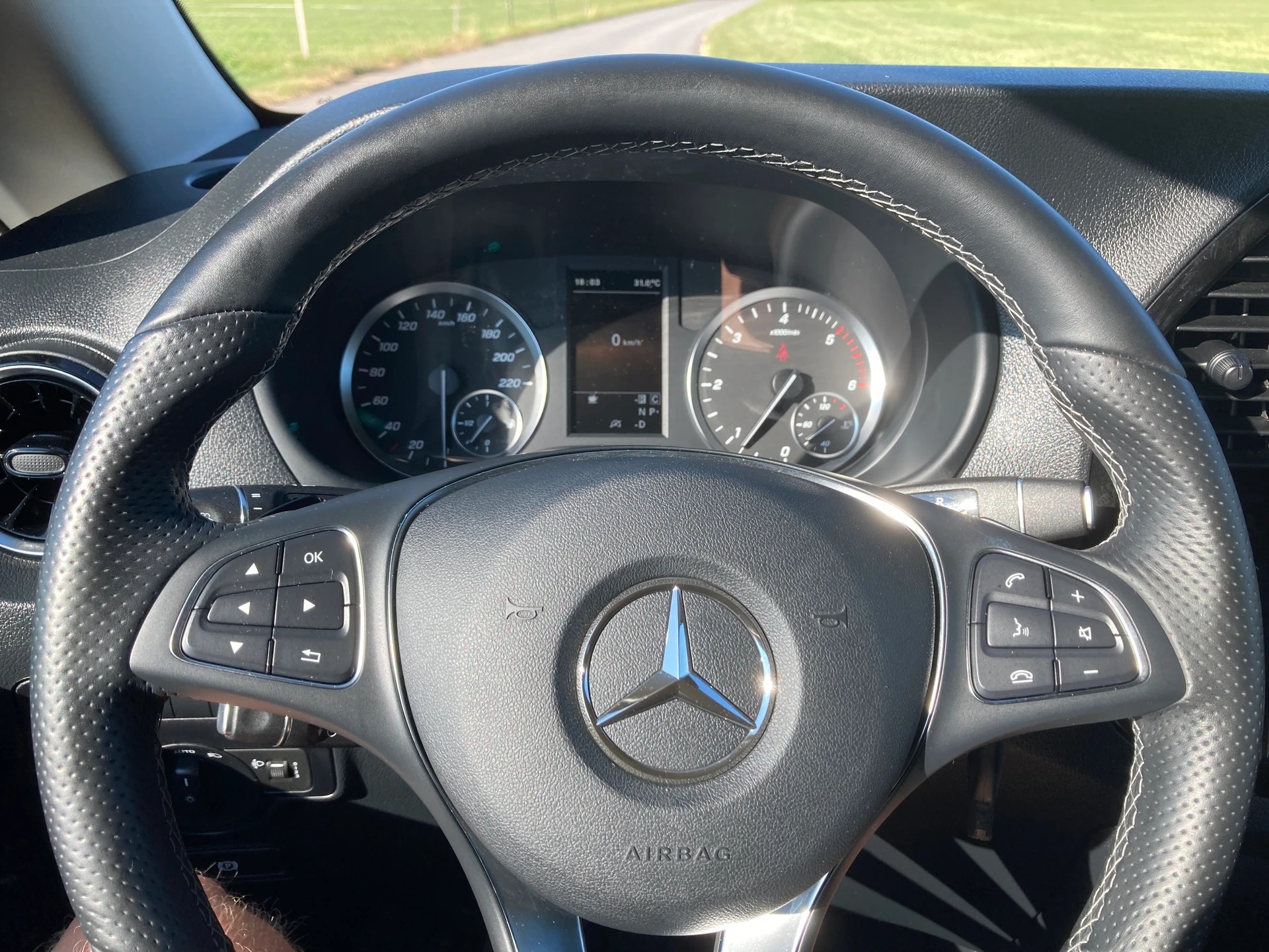MERCEDES-BENZ Vito 116 CDI Base Tourer 4Matic 9G-Tronic 9 Sitzer-image-12